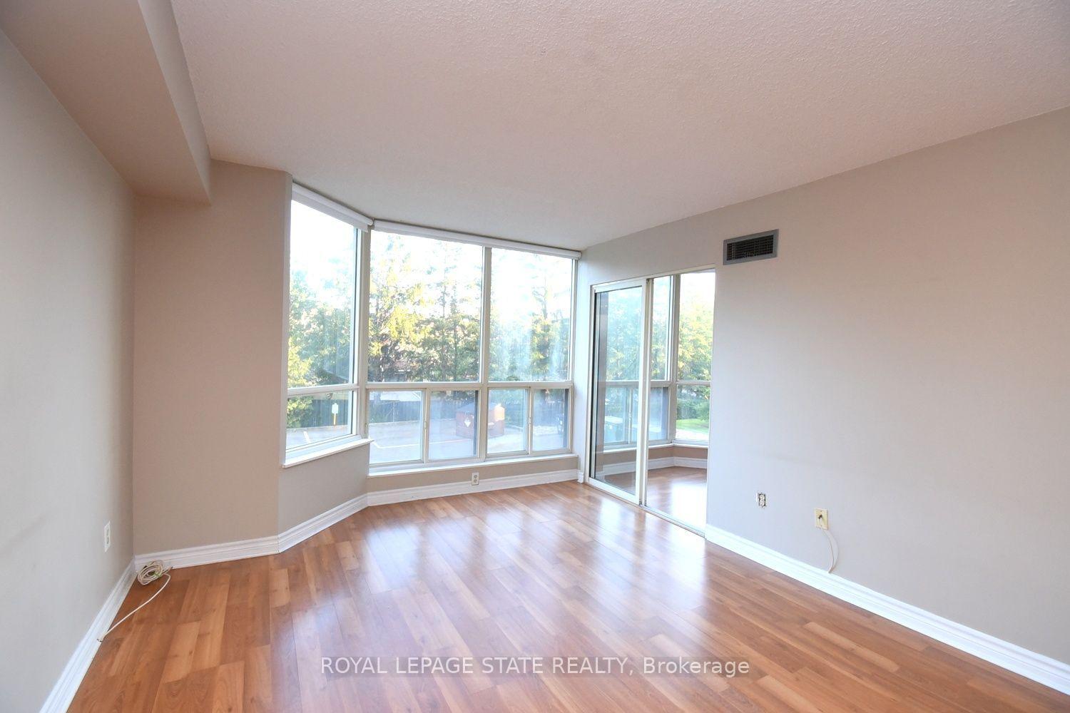 Photo 13 of Unit 215, 175 Cedar Avenue, Richmond Hill, Harding — HOMEH