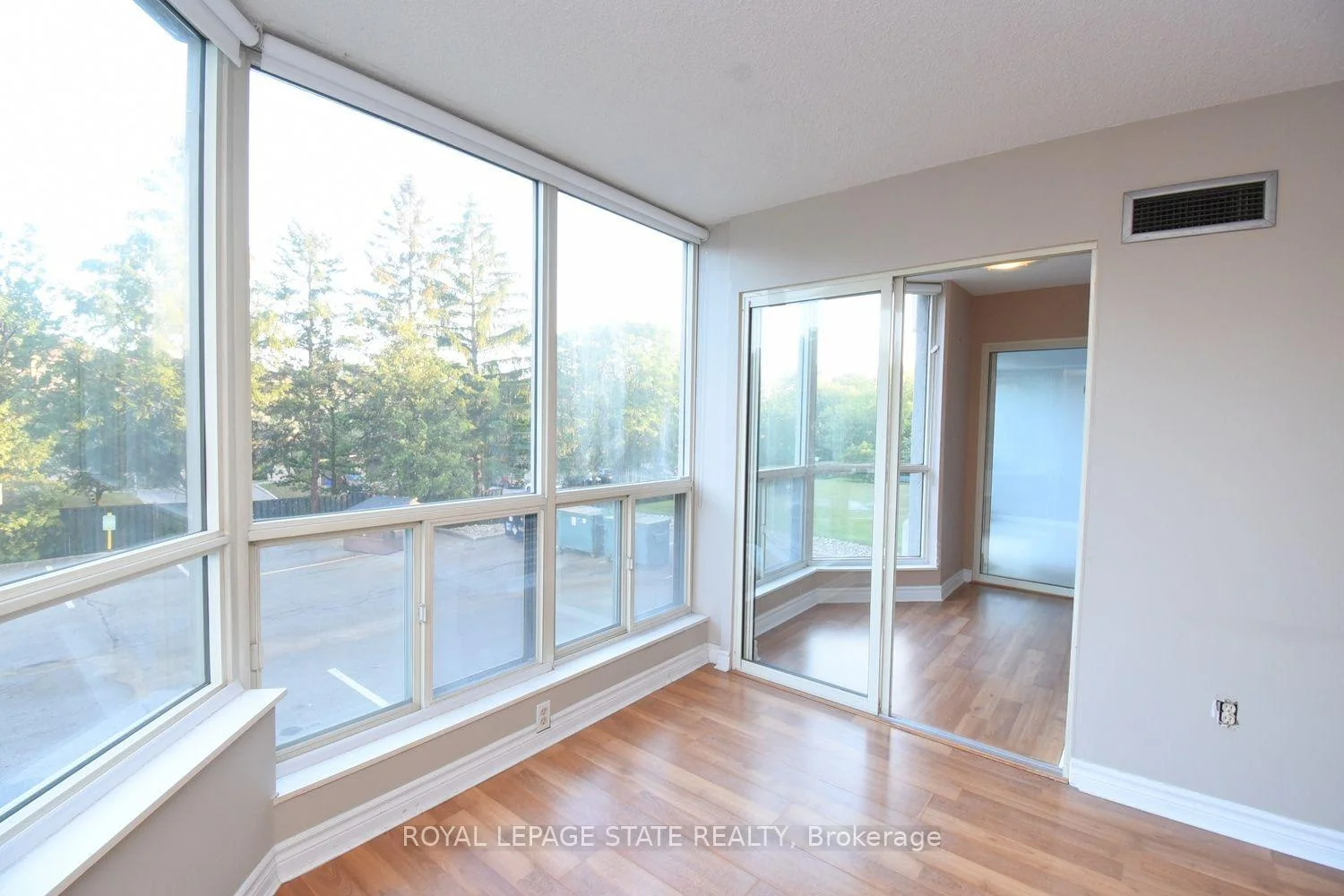 Photo 17 of Unit 215, 175 Cedar Avenue, Richmond Hill, Harding — HOMEH