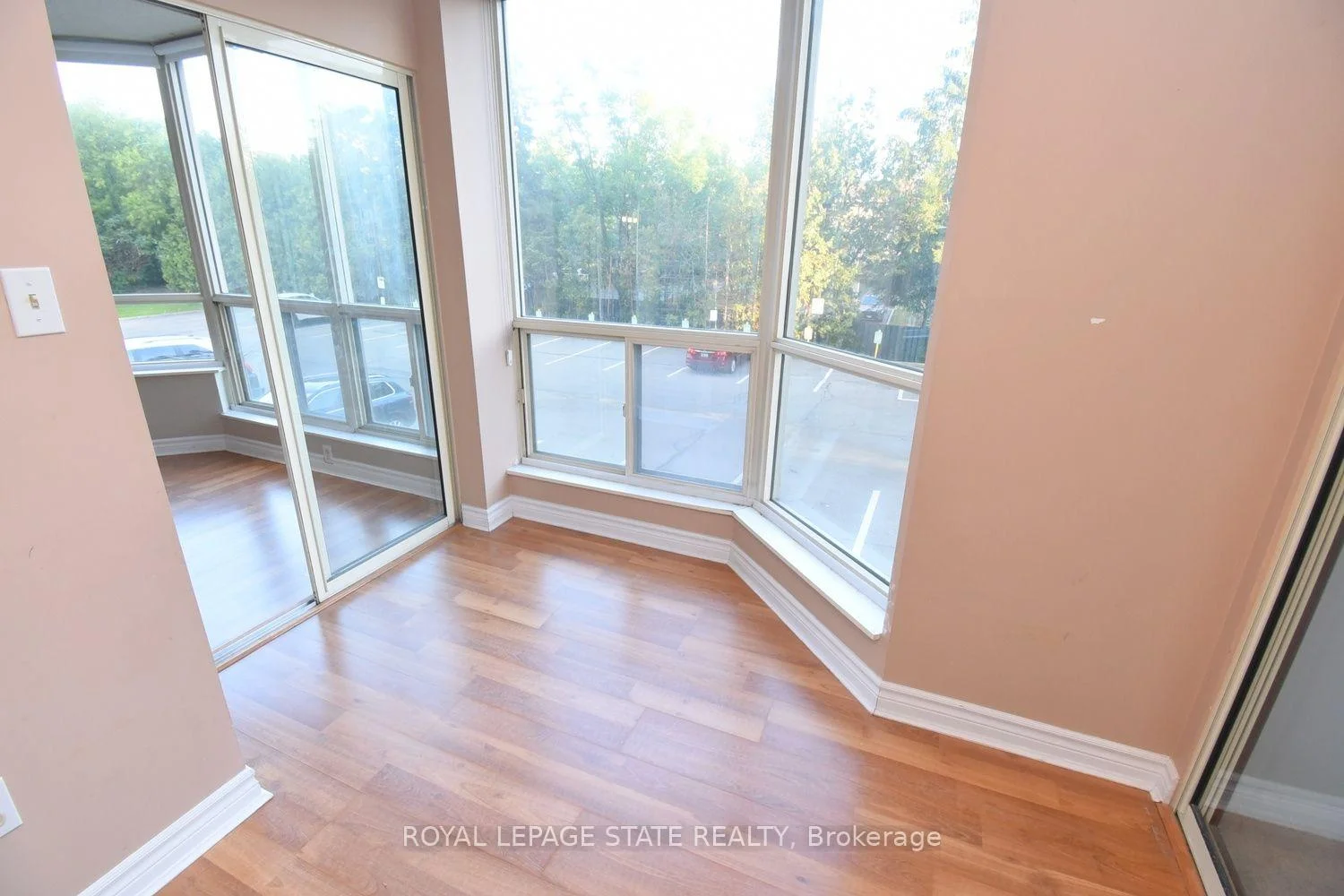 Photo 49 of Unit 215, 175 Cedar Avenue, Richmond Hill, Harding — HOMEH