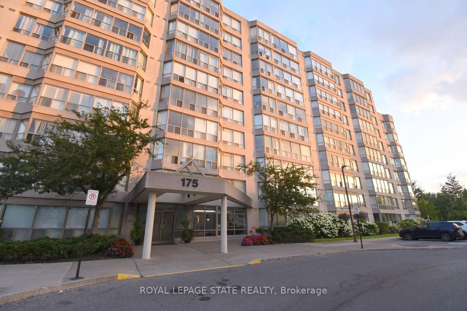 Photo 52 of Unit 215, 175 Cedar Avenue, Richmond Hill, Harding — HOMEH