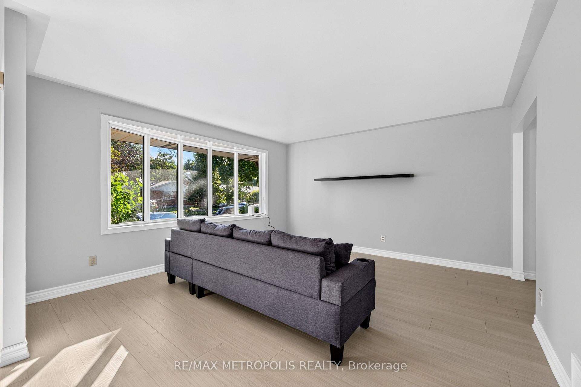 Photo 9 of 338 Millbank Drive, London, South S — HOMEH