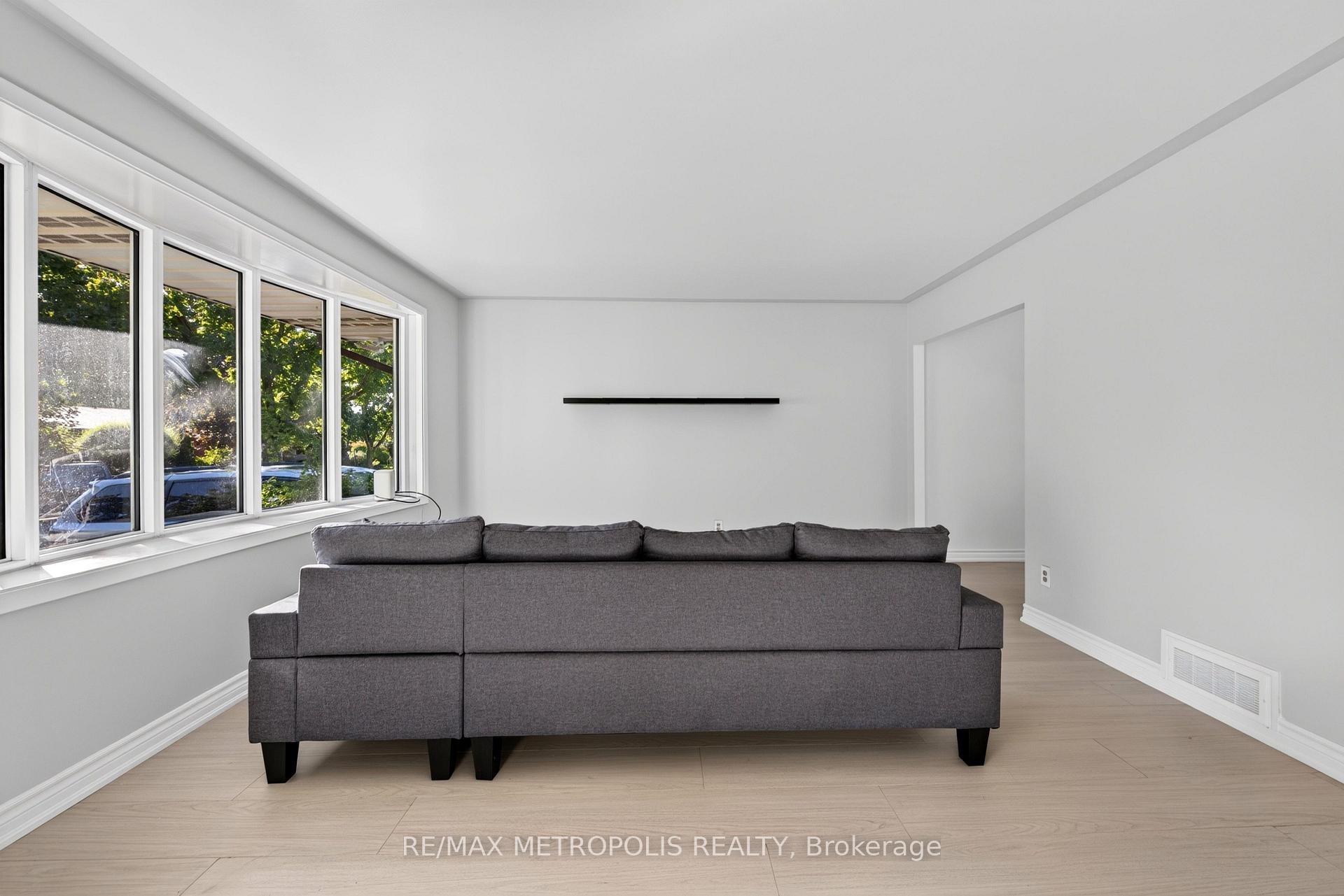 Photo 10 of 338 Millbank Drive, London, South S — HOMEH