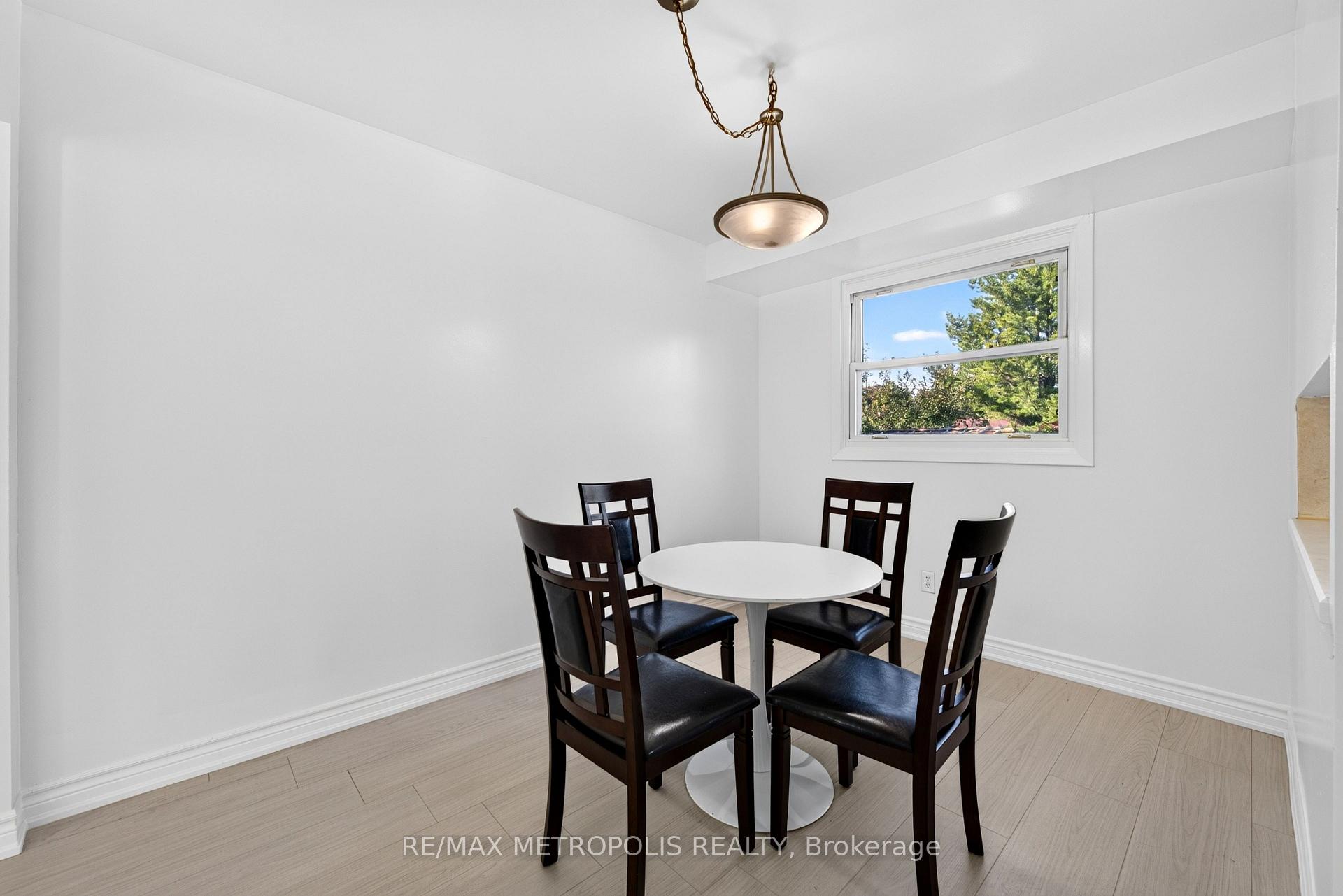Photo 14 of 338 Millbank Drive, London, South S — HOMEH