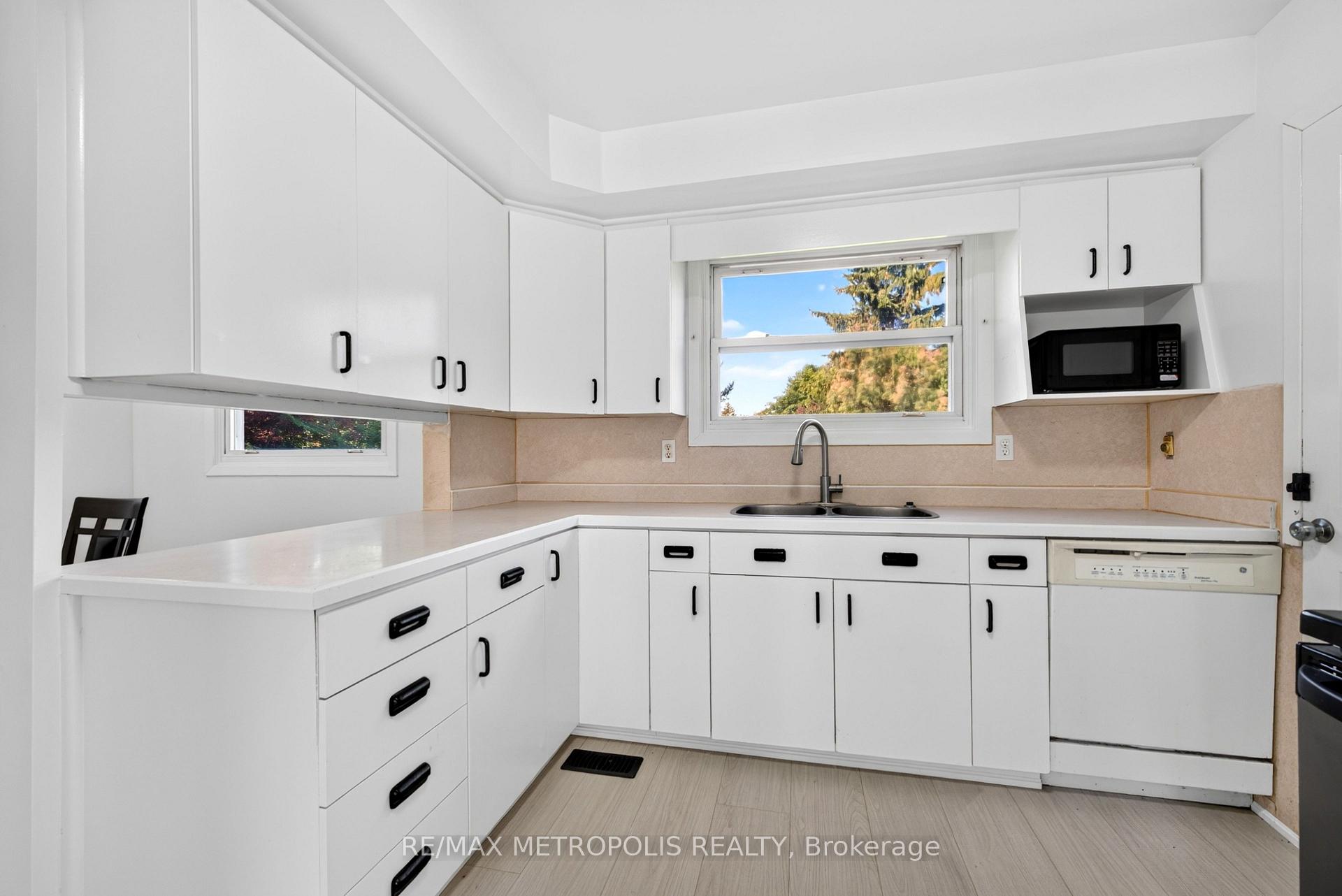 Photo 17 of 338 Millbank Drive, London, South S — HOMEH