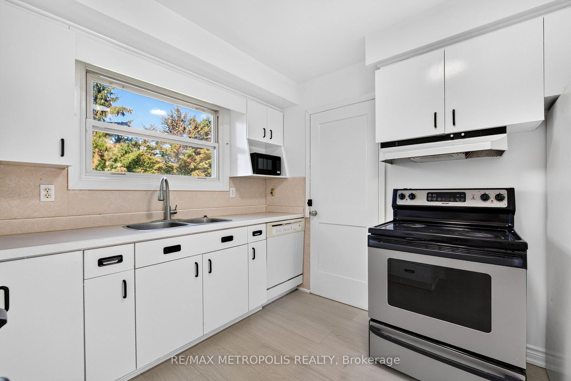 Photo 18 of 338 Millbank Drive, London, South S — HOMEH