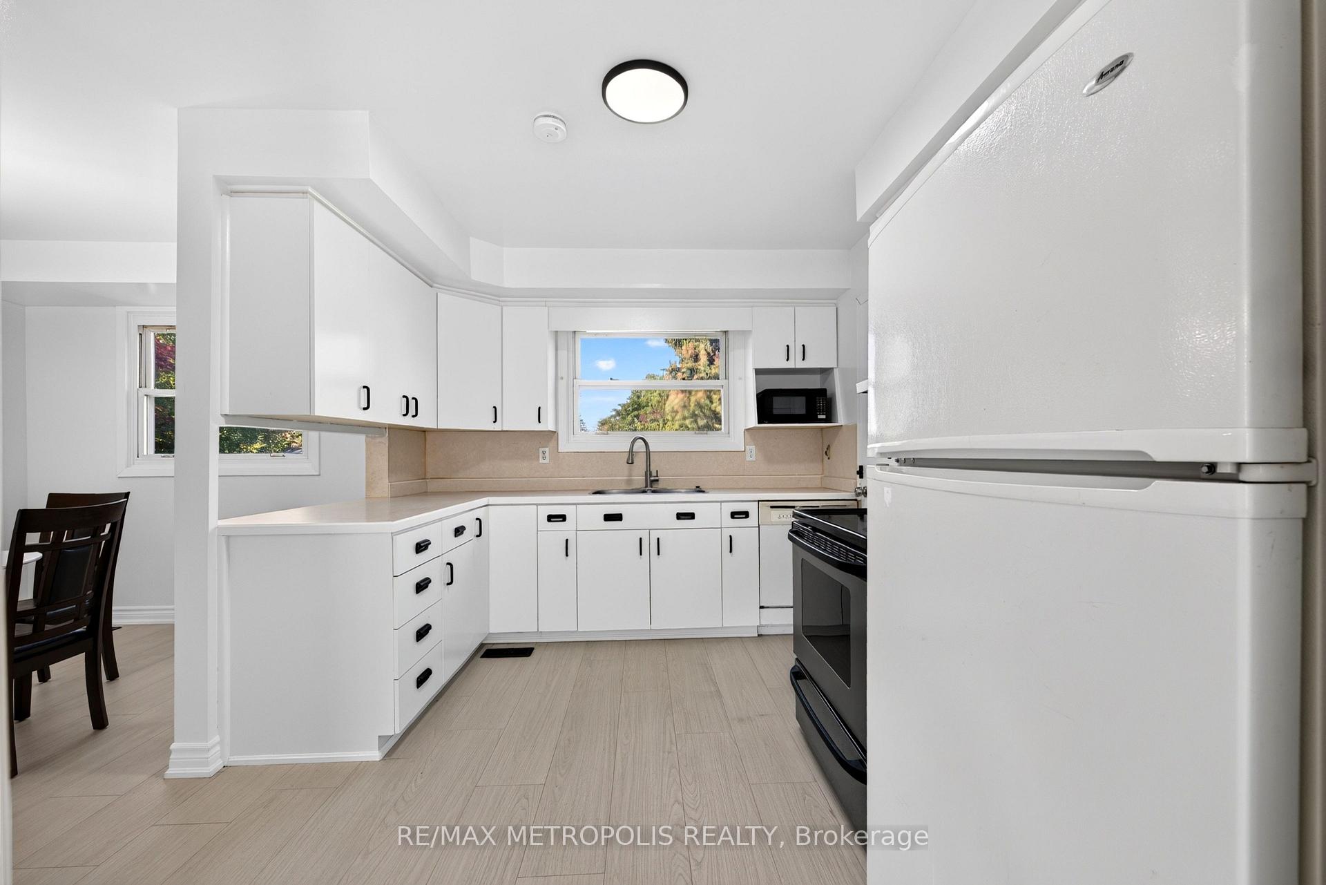 Photo 19 of 338 Millbank Drive, London, South S — HOMEH