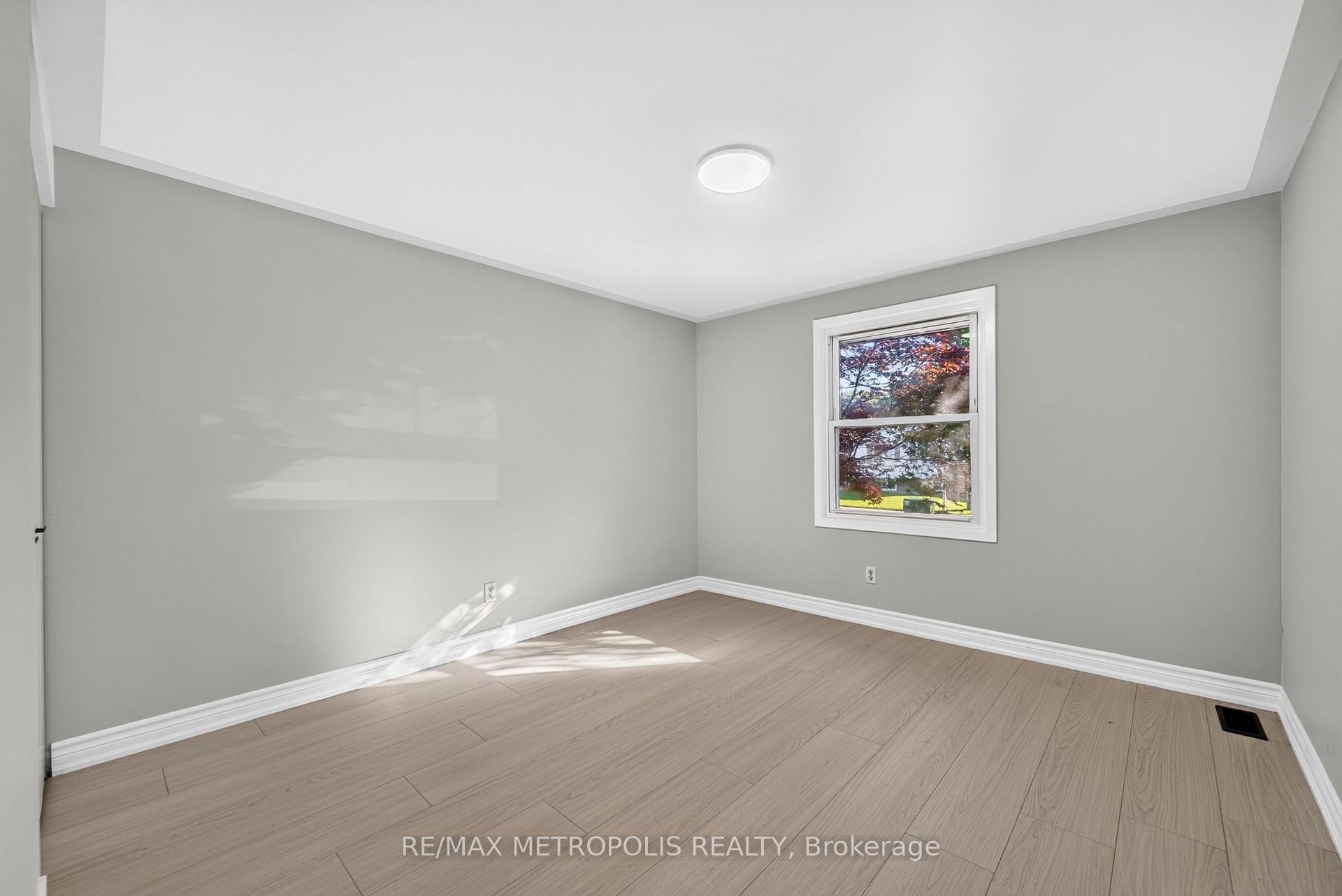 Photo 26 of 338 Millbank Drive, London, South S — HOMEH