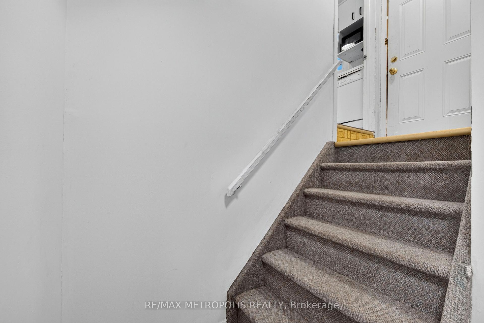 Photo 30 of 338 Millbank Drive, London, South S — HOMEH