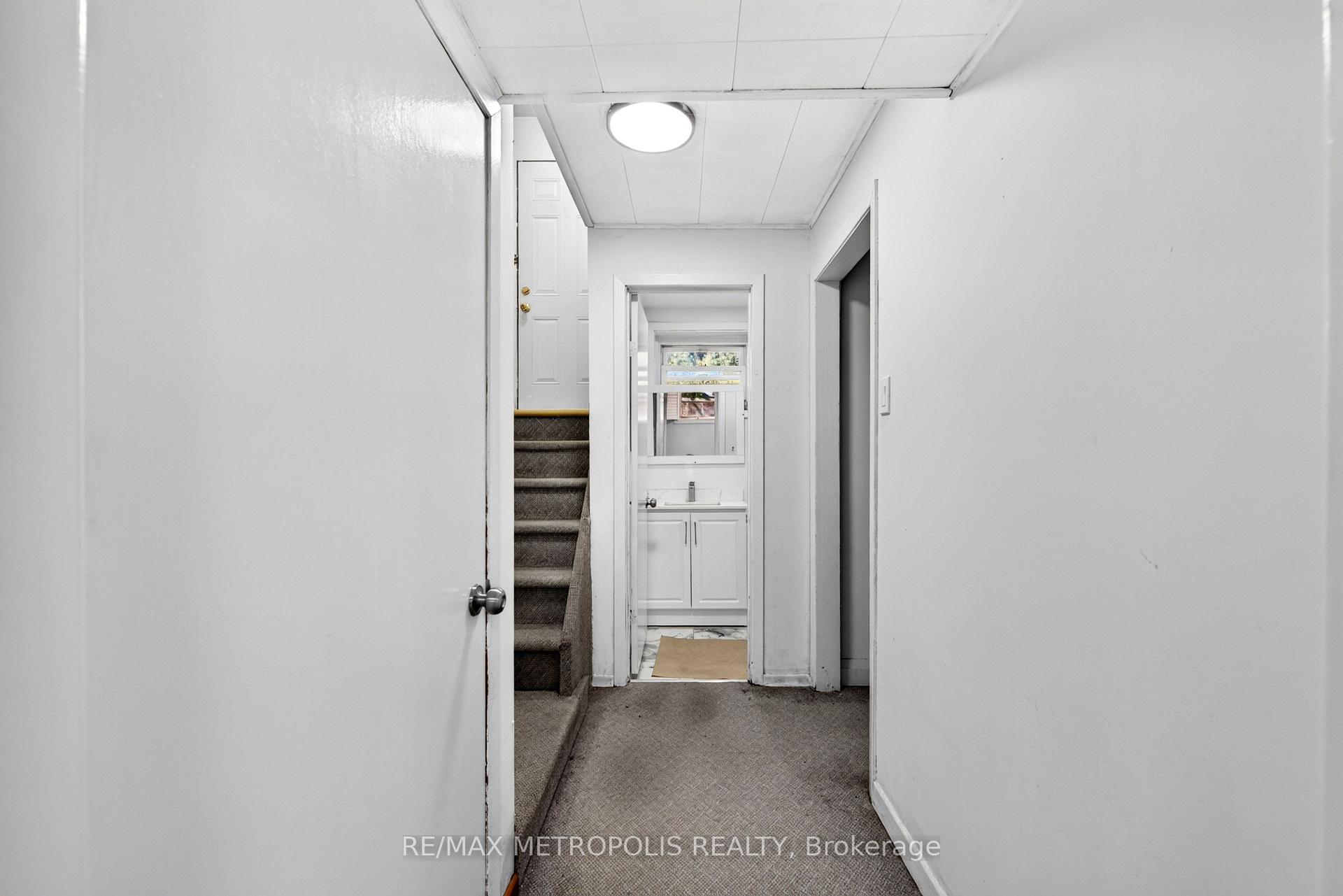 Photo 33 of 338 Millbank Drive, London, South S — HOMEH
