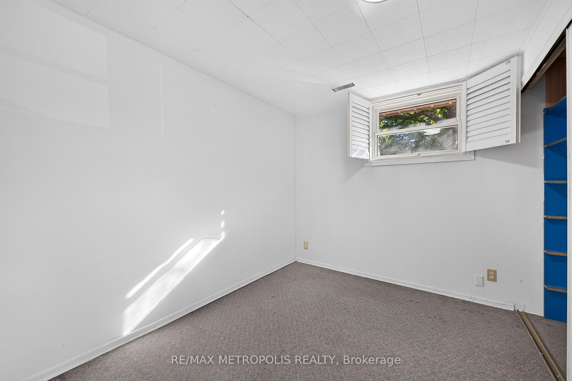 Photo 36 of 338 Millbank Drive, London, South S — HOMEH