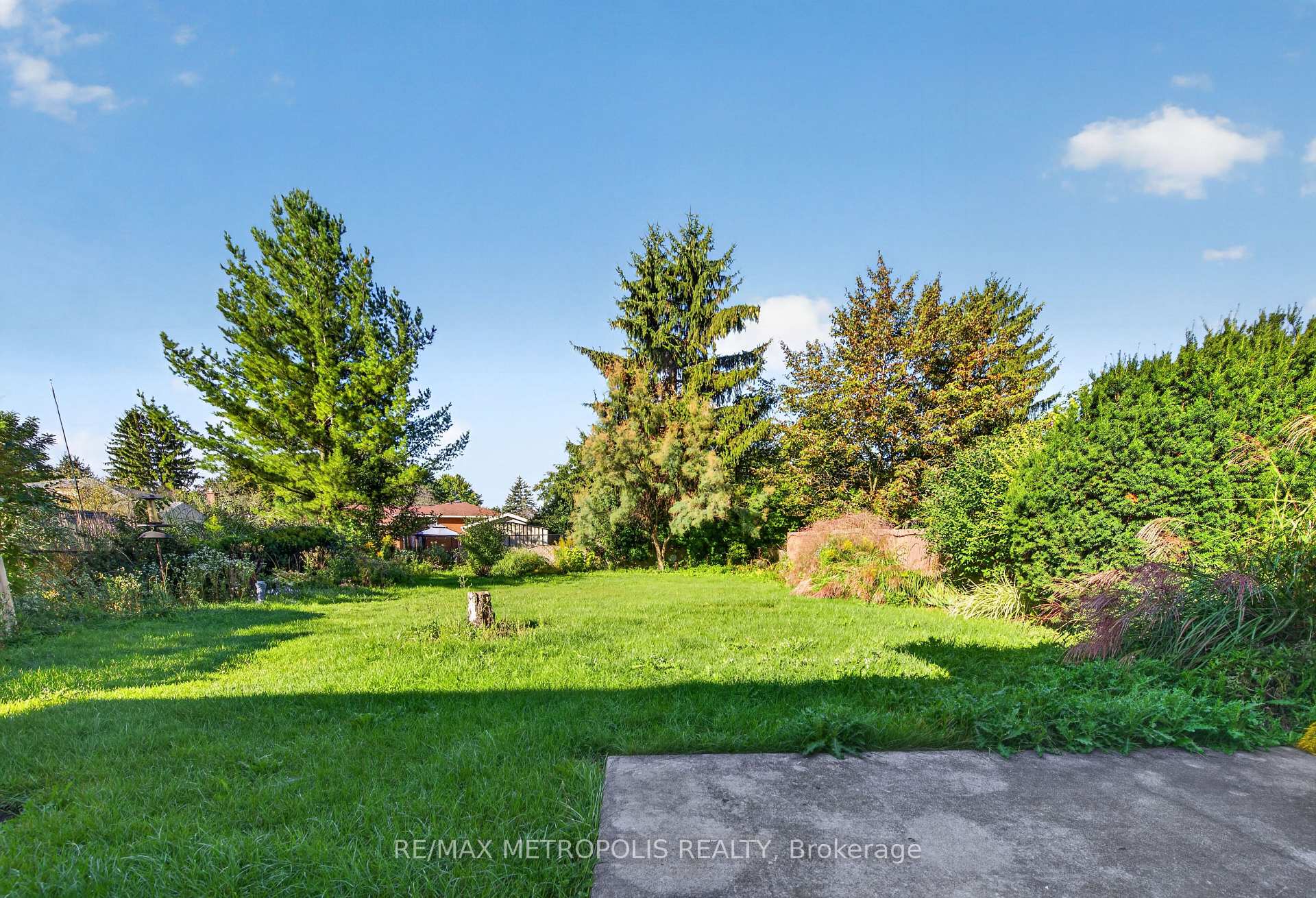 Photo 38 of 338 Millbank Drive, London, South S — HOMEH