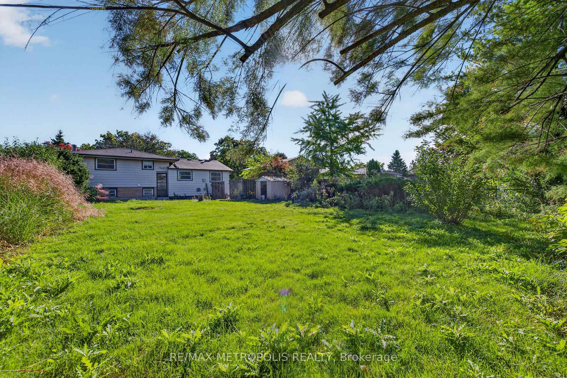 Photo 42 of 338 Millbank Drive, London, South S — HOMEH