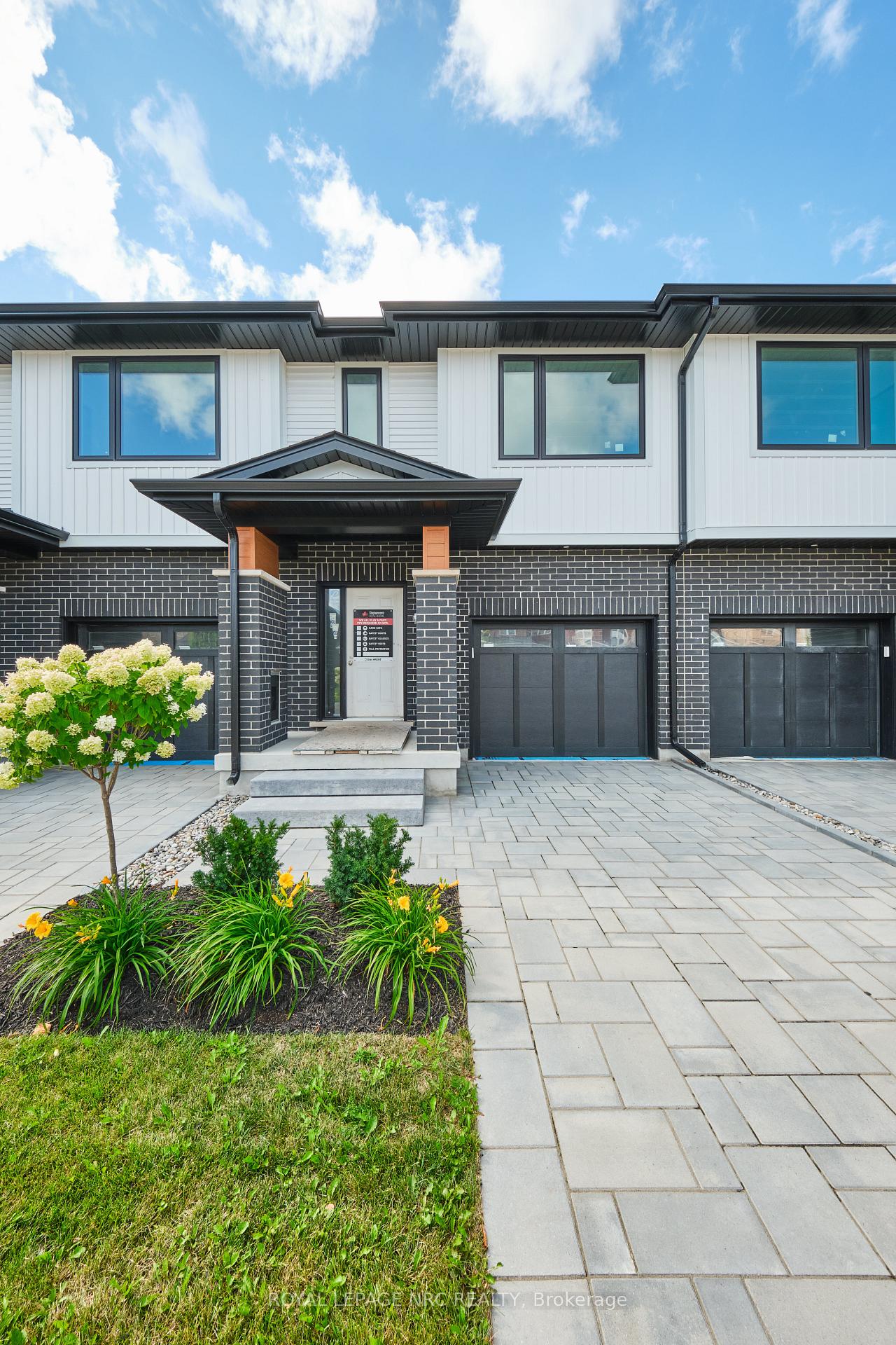 Photo 3 of 51 Harmony Way, Thorold, Rolling Meadows — HOMEH