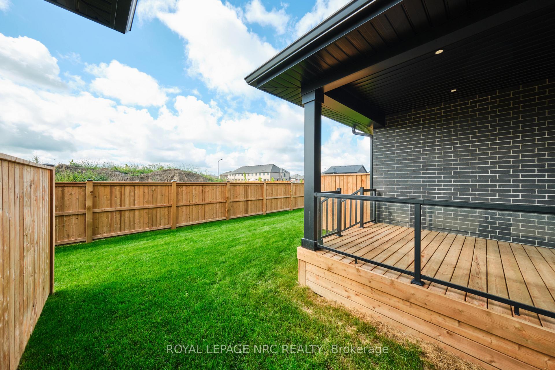 Photo 10 of 51 Harmony Way, Thorold, Rolling Meadows — HOMEH