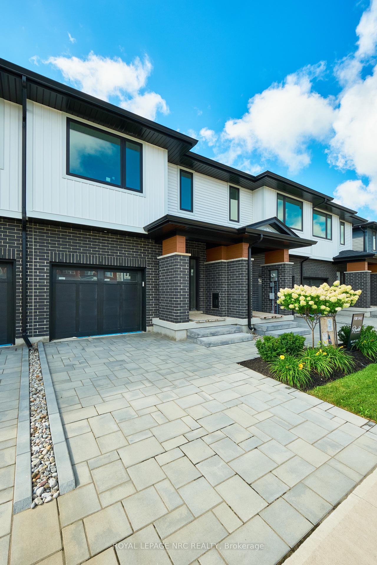 Photo 3 of 49 Harmony Way, Thorold, Rolling Meadows — HOMEH