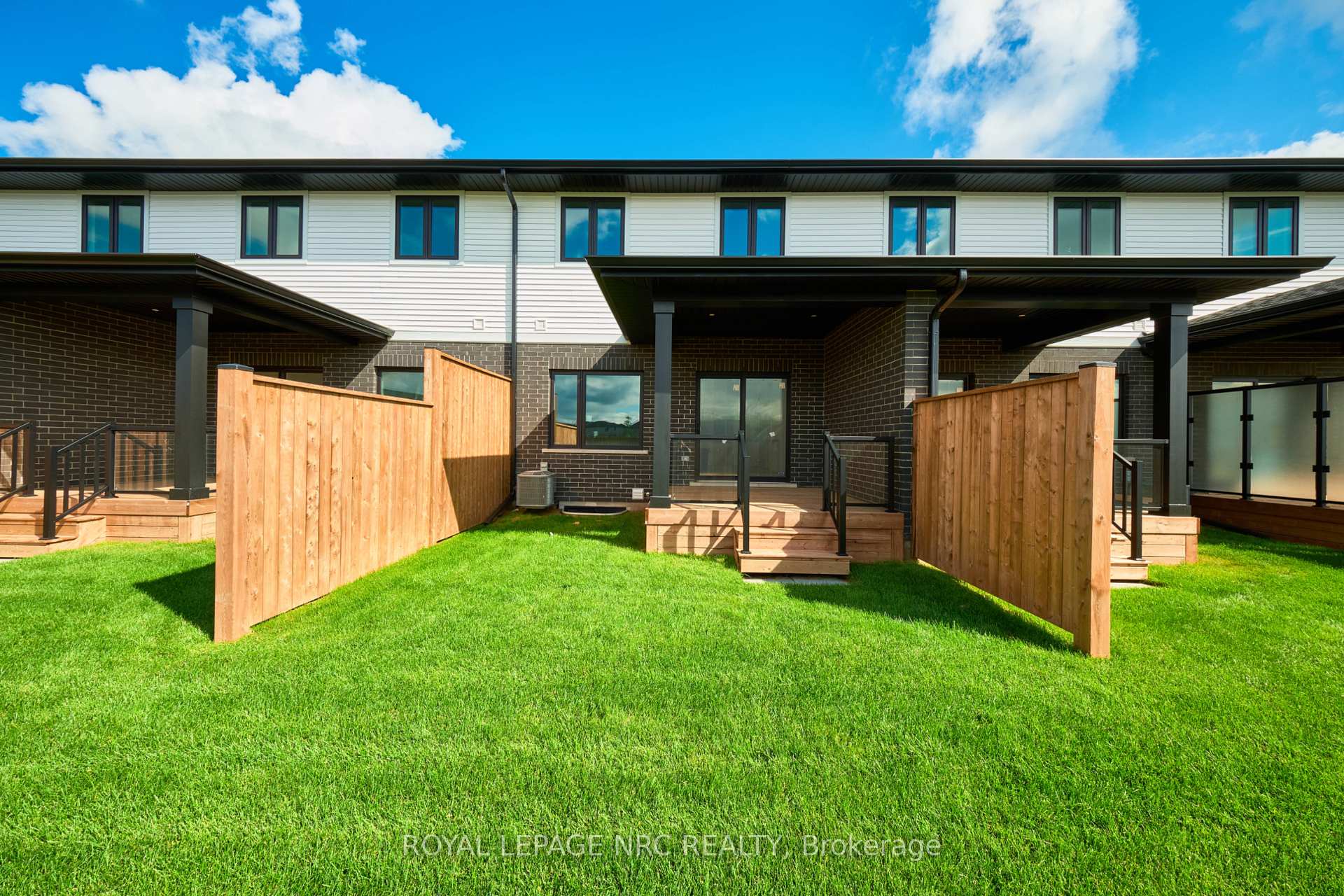 Photo 7 of 49 Harmony Way, Thorold, Rolling Meadows — HOMEH