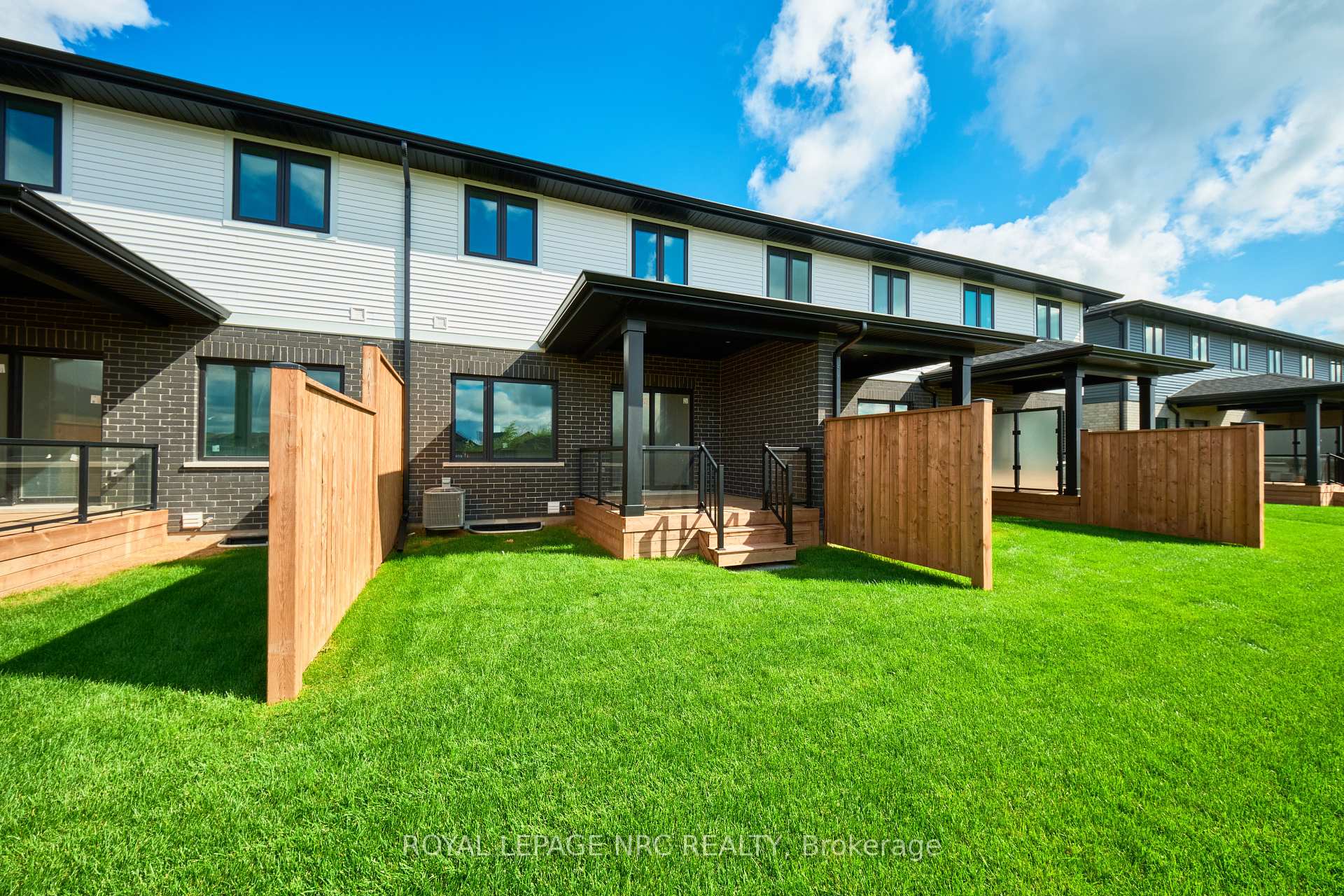 Photo 8 of 49 Harmony Way, Thorold, Rolling Meadows — HOMEH