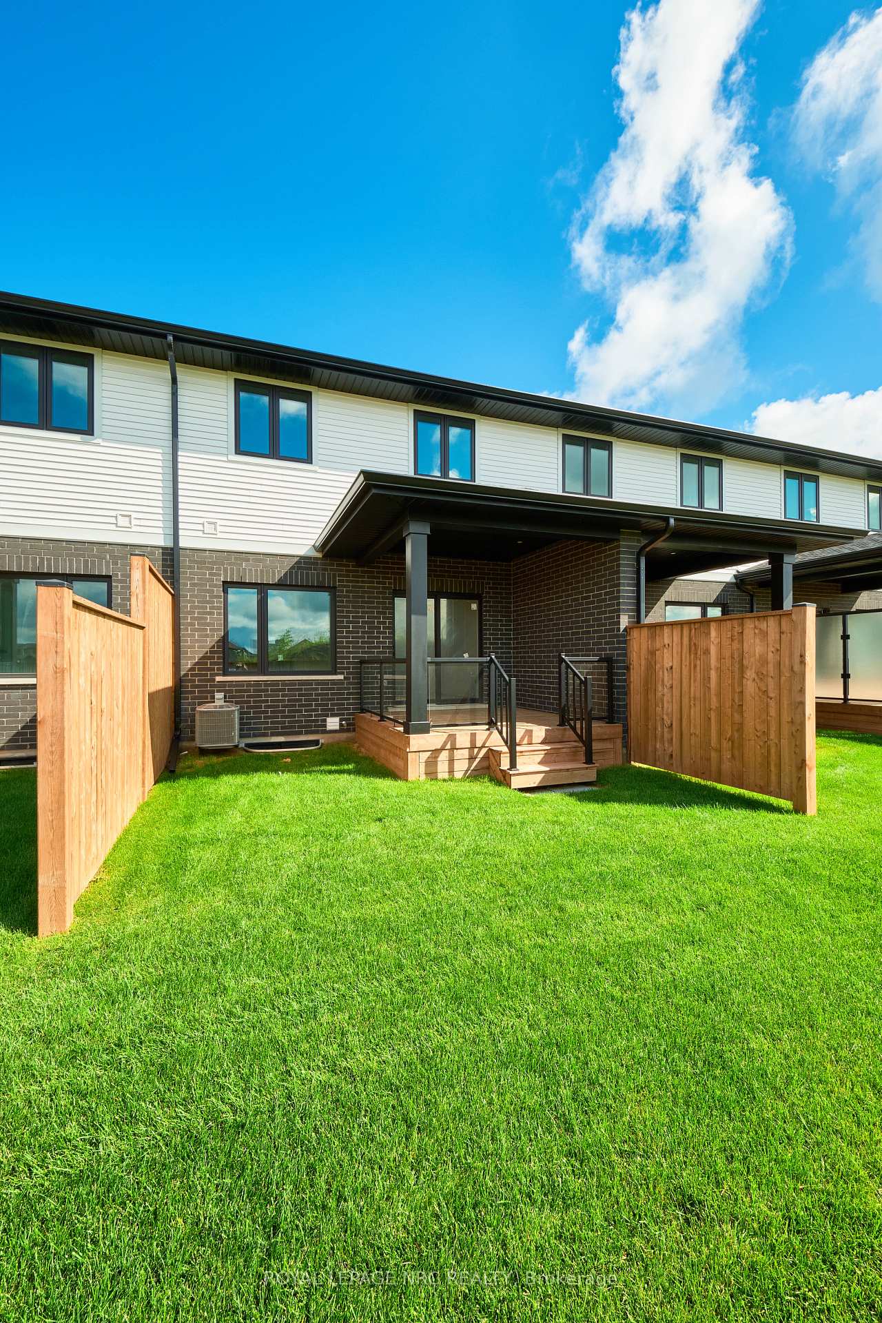 Photo 9 of 49 Harmony Way, Thorold, Rolling Meadows — HOMEH