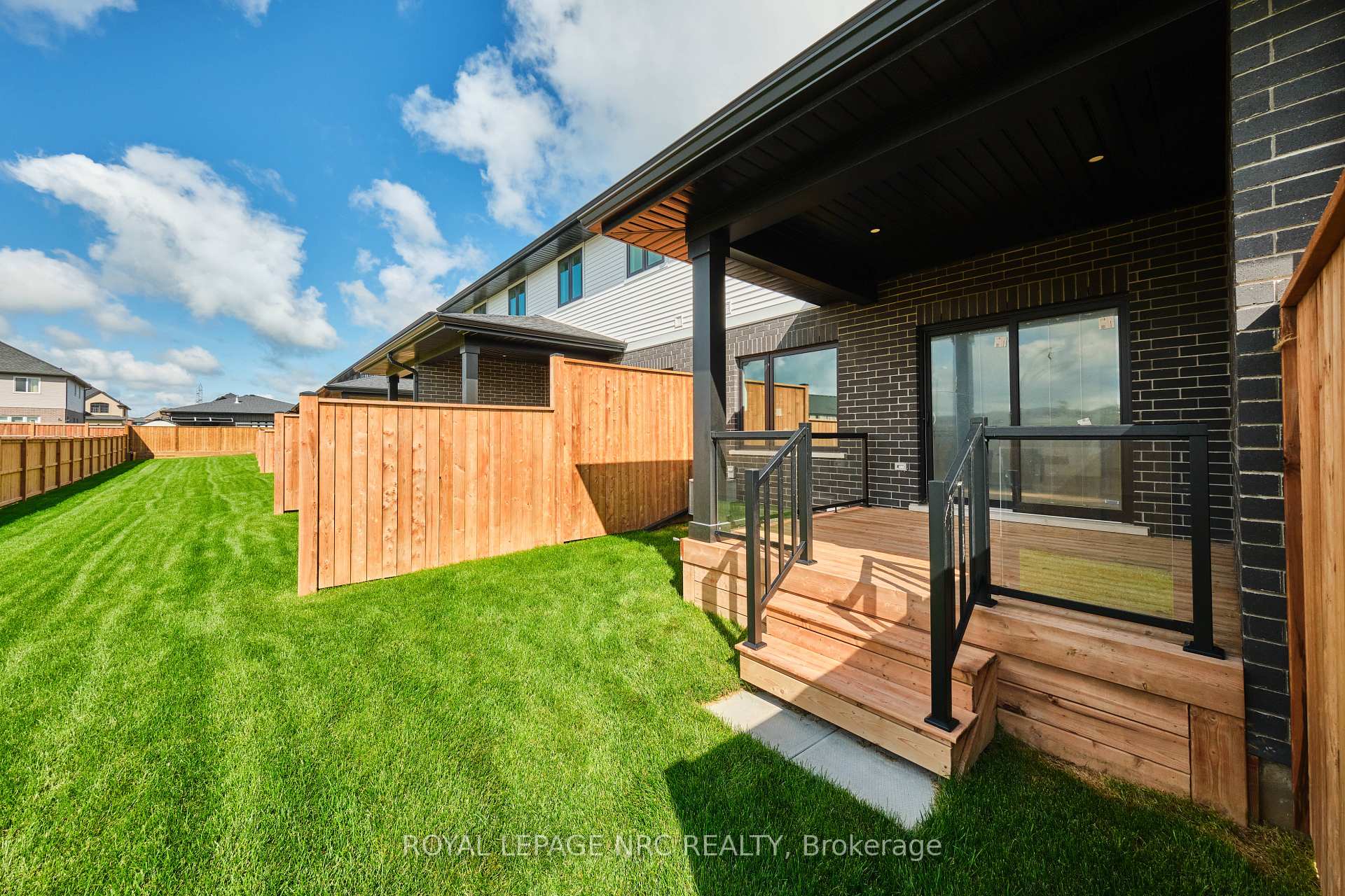 Photo 17 of 49 Harmony Way, Thorold, Rolling Meadows — HOMEH