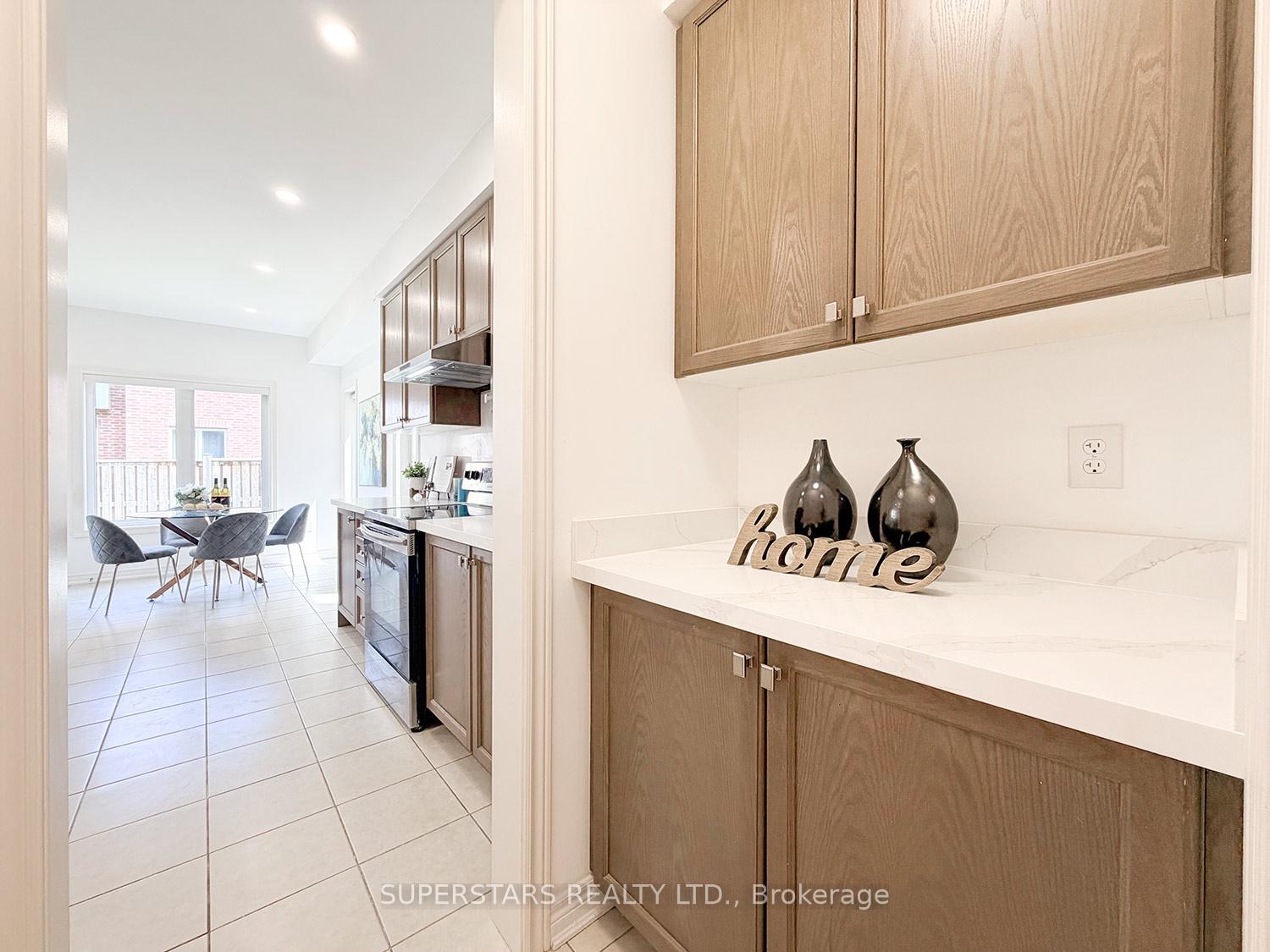 Photo 11 of 8 Kavanagh Avenue, East Gwillimbury, Sharon — HOMEH