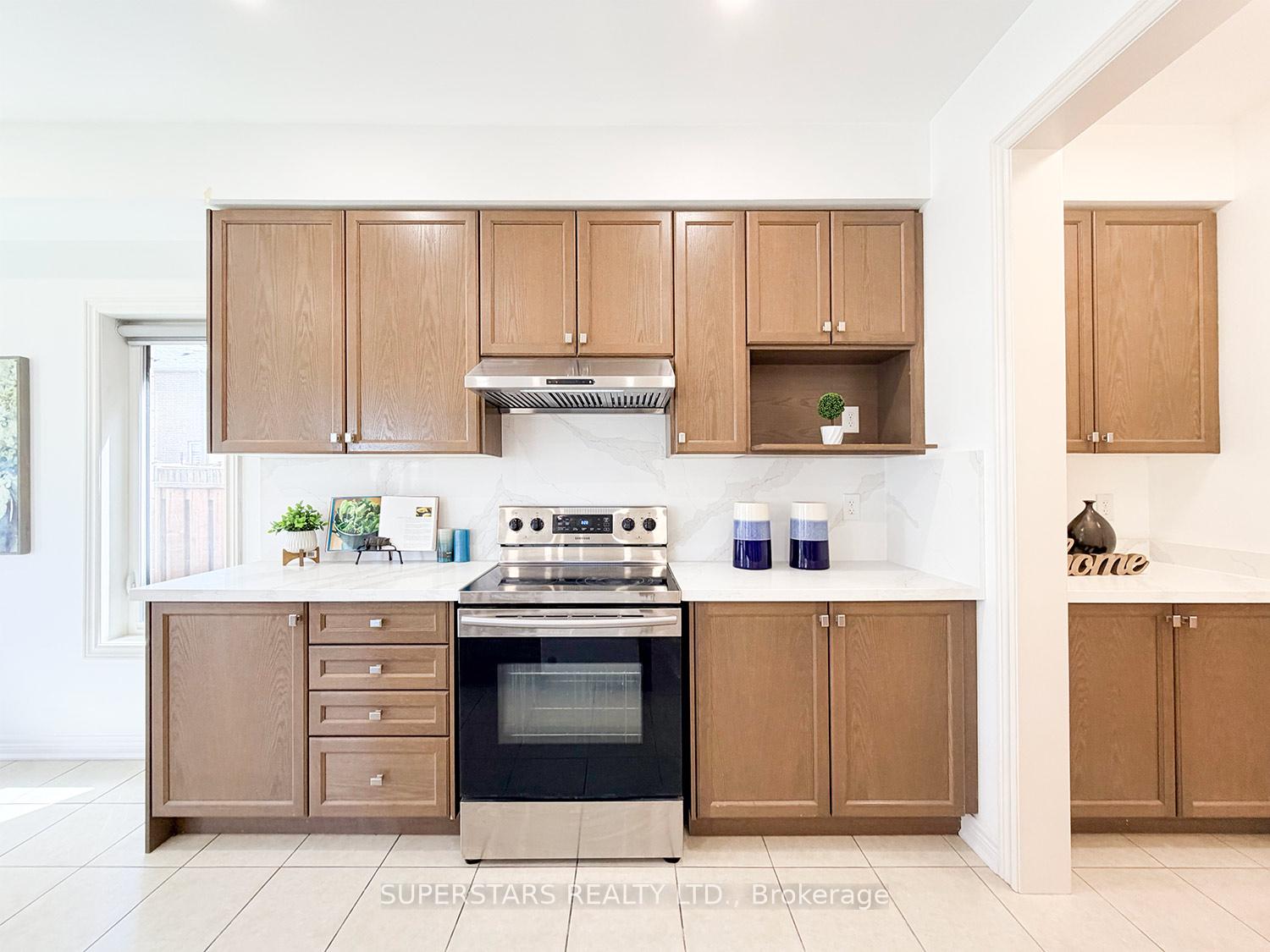 Photo 15 of 8 Kavanagh Avenue, East Gwillimbury, Sharon — HOMEH