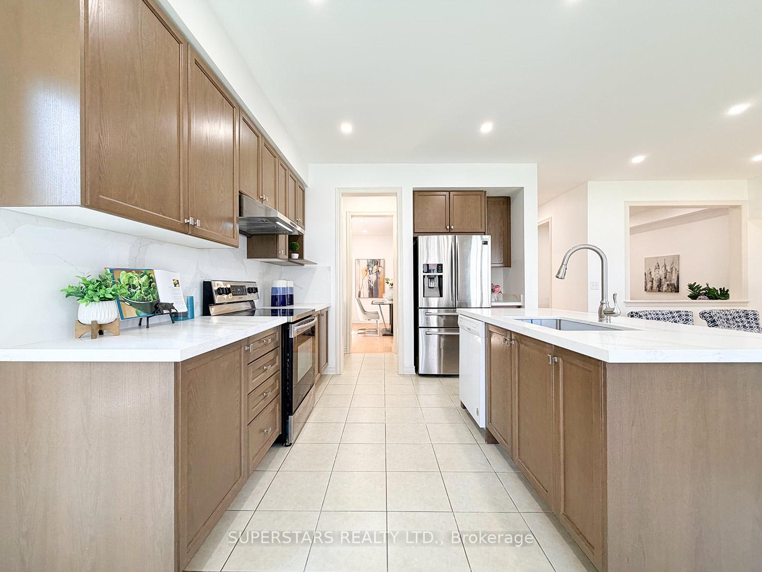 Photo 16 of 8 Kavanagh Avenue, East Gwillimbury, Sharon — HOMEH
