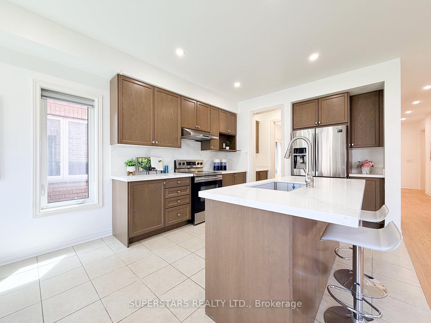 Photo 17 of 8 Kavanagh Avenue, East Gwillimbury, Sharon — HOMEH