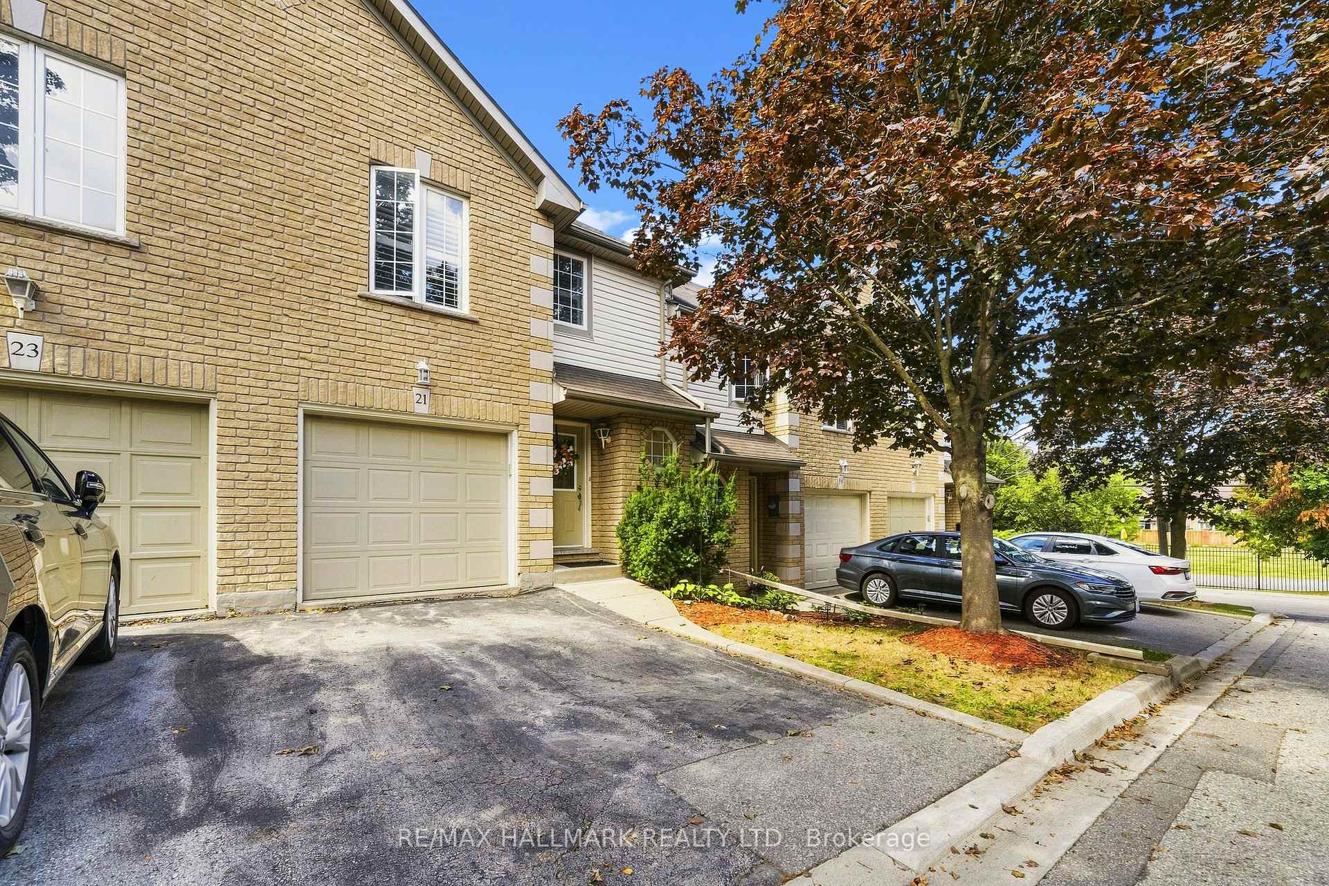 Photo 2 of Unit 21, 31 Moss Boulevard, Hamilton, Dundas — HOMEH
