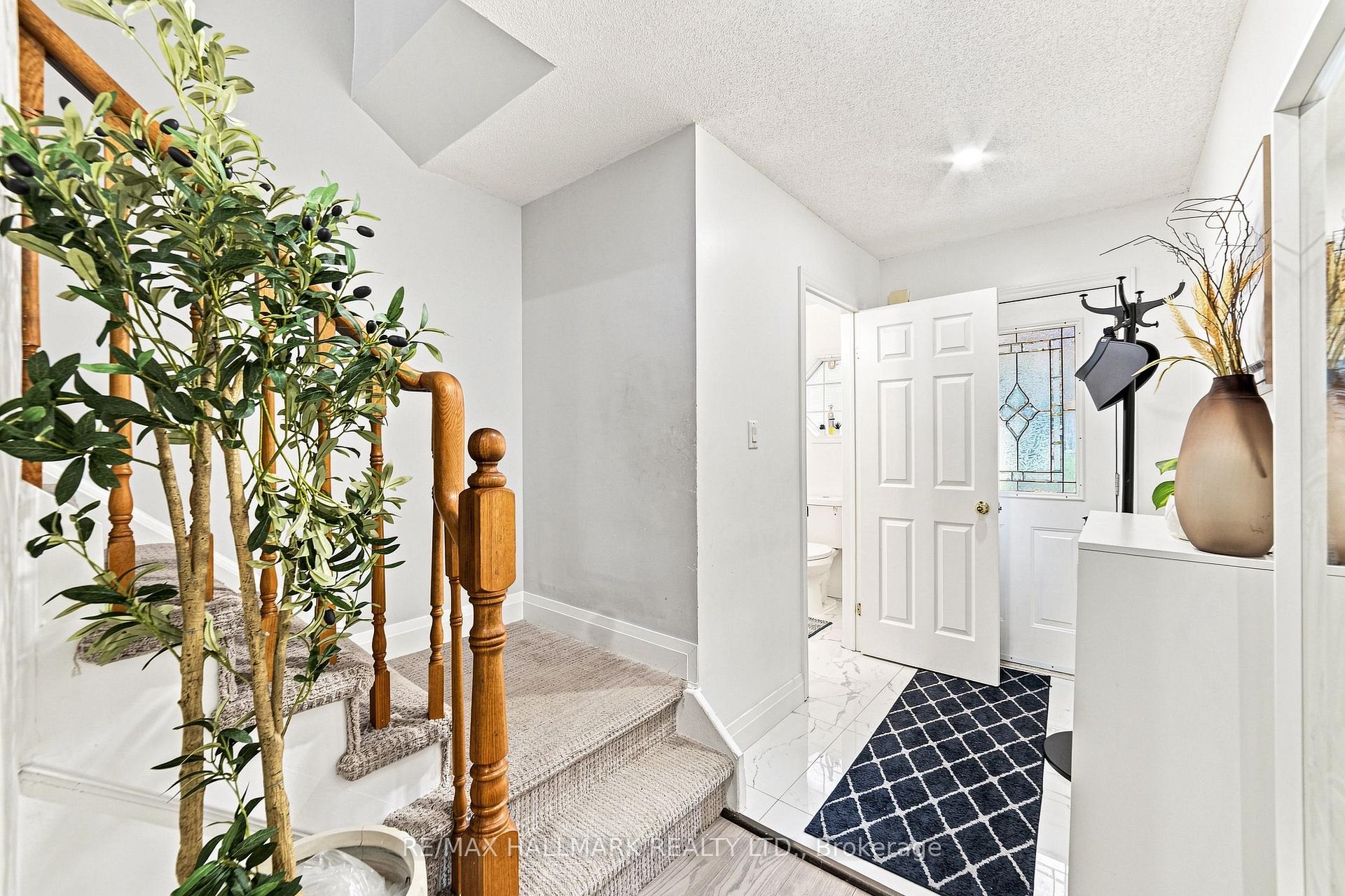 Photo 5 of Unit 21, 31 Moss Boulevard, Hamilton, Dundas — HOMEH