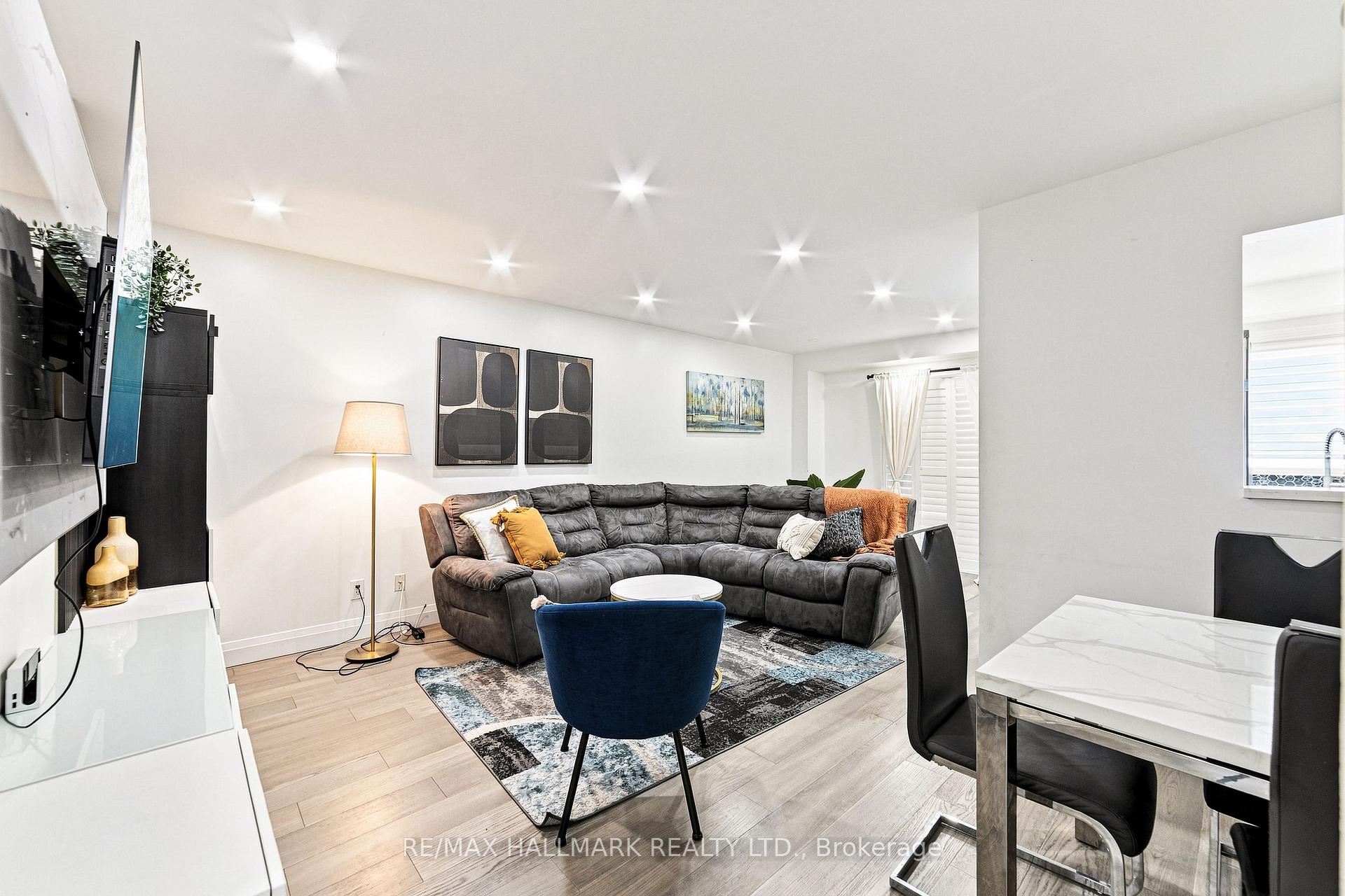 Photo 7 of Unit 21, 31 Moss Boulevard, Hamilton, Dundas — HOMEH