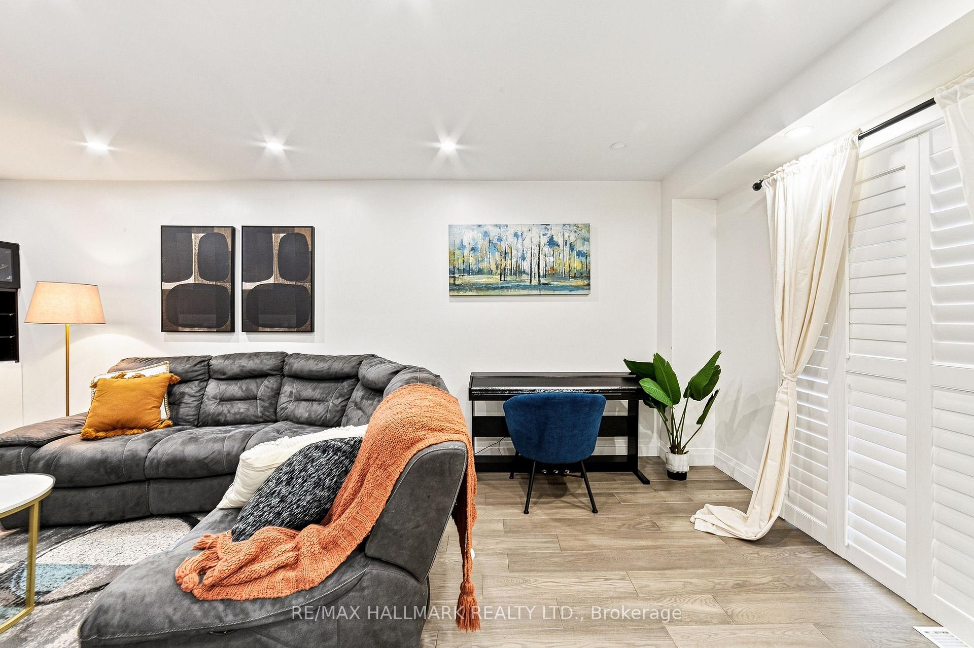 Photo 10 of Unit 21, 31 Moss Boulevard, Hamilton, Dundas — HOMEH