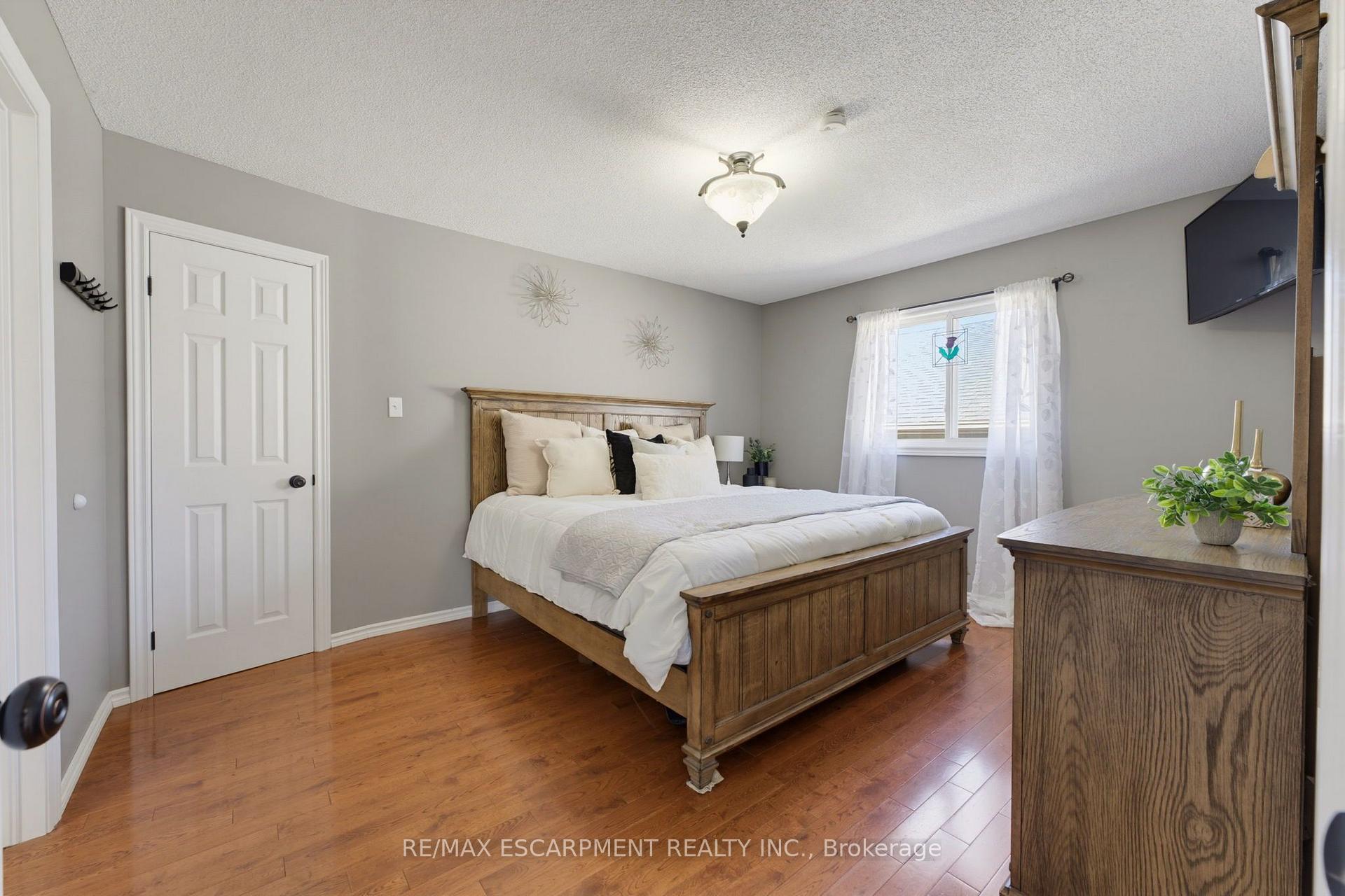 Photo 21 of 6 Stuart Street, Haldimand — HOMEH