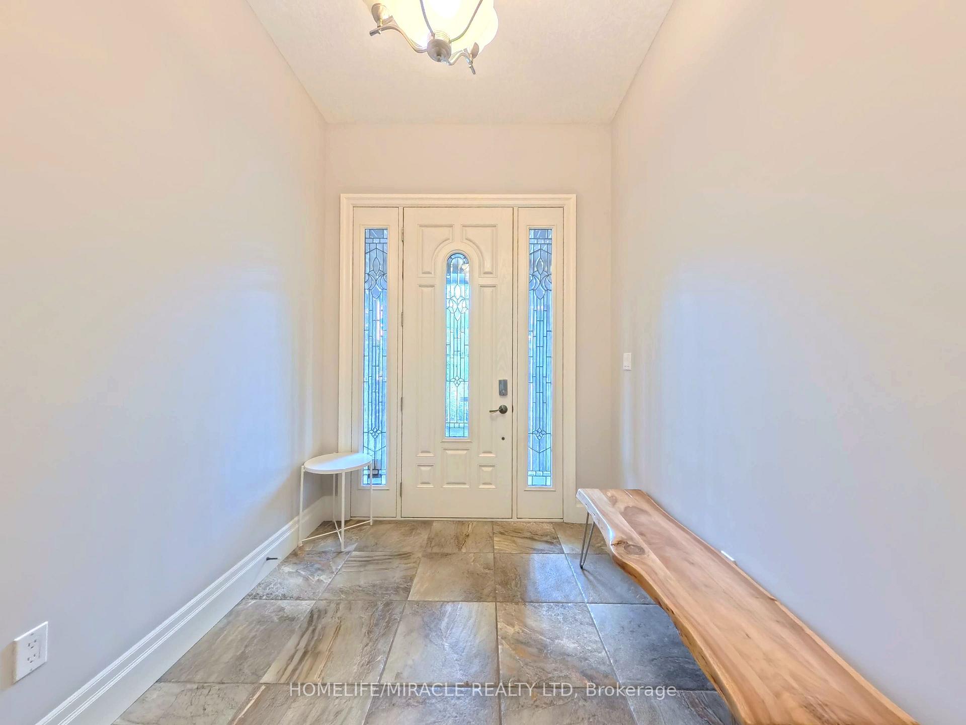 Photo 2 of 160 Oak Park Drive, Waterloo, Eastbridge — HOMEH