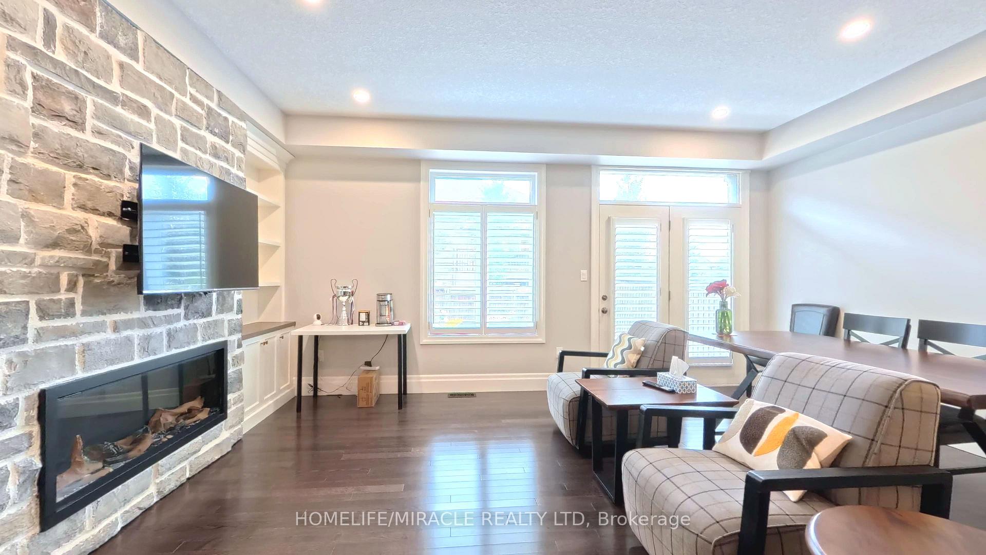 Photo 9 of 160 Oak Park Drive, Waterloo, Eastbridge — HOMEH