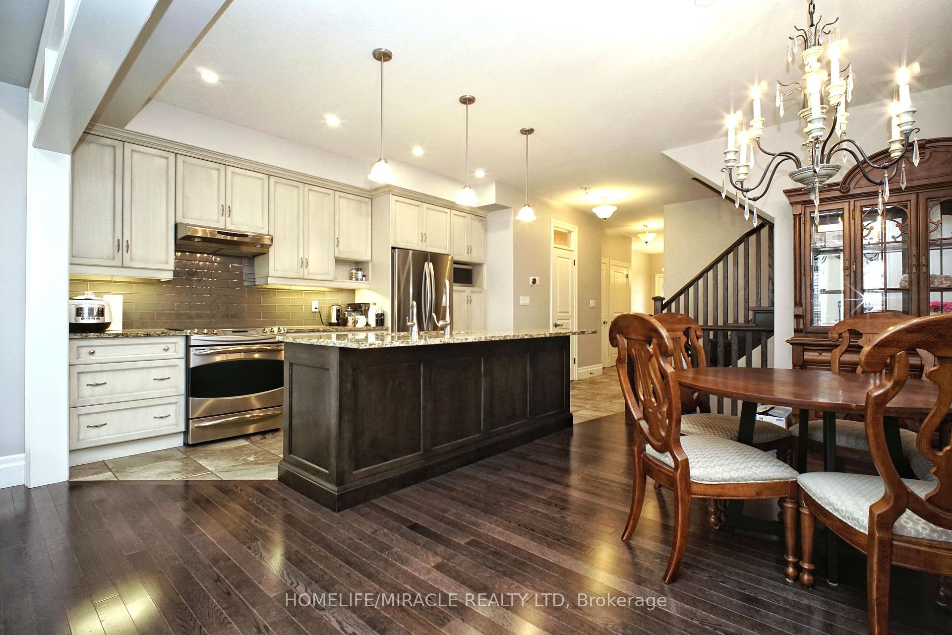 Photo 13 of 160 Oak Park Drive, Waterloo, Eastbridge — HOMEH