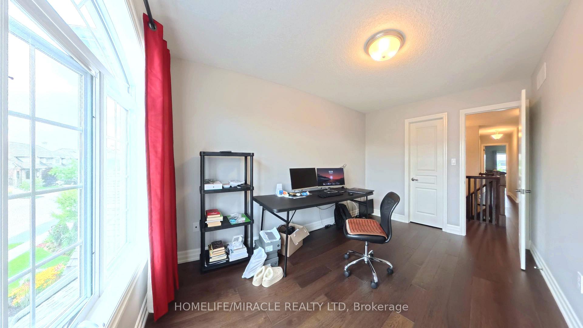 Photo 24 of 160 Oak Park Drive, Waterloo, Eastbridge — HOMEH