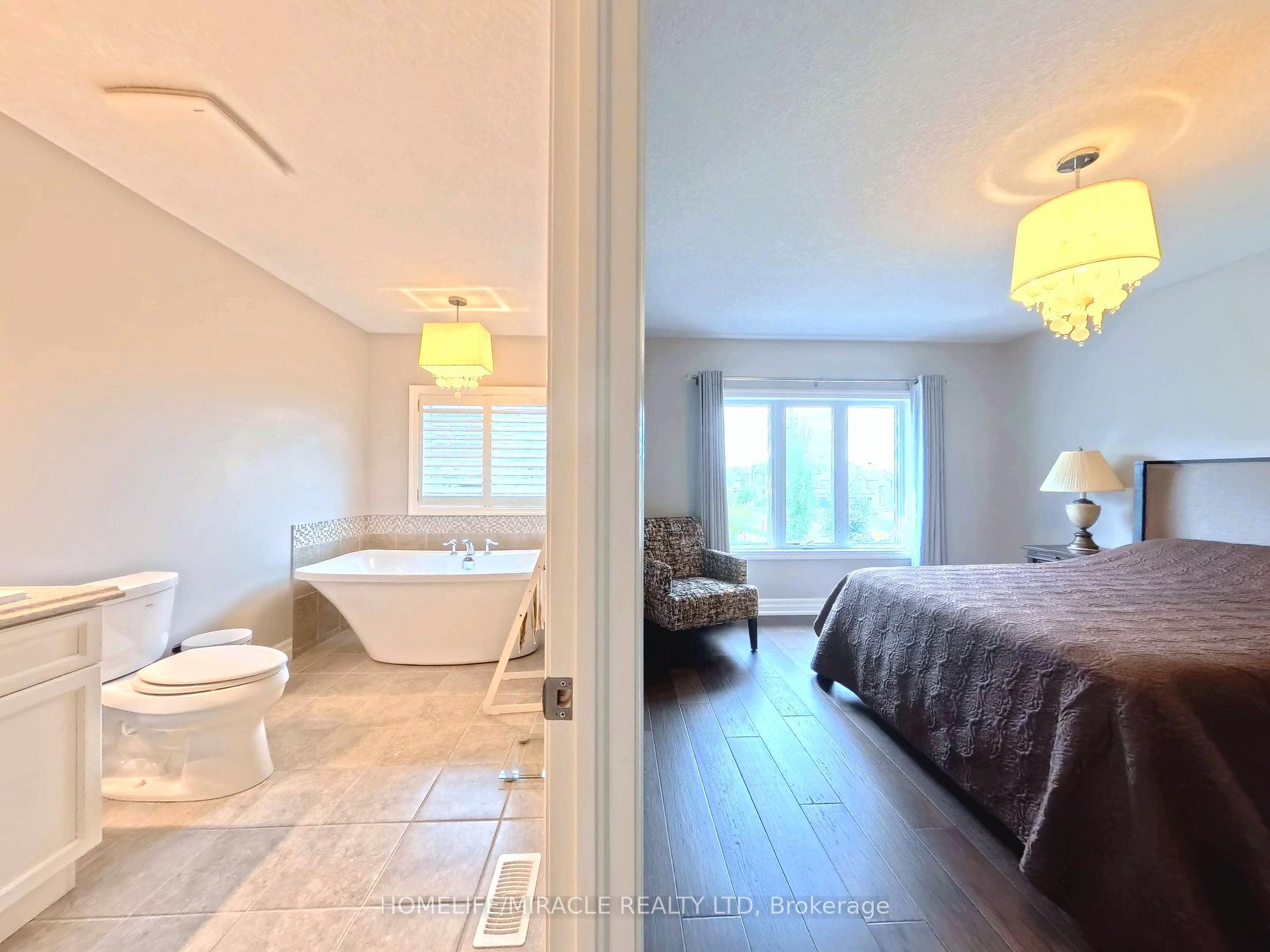 Photo 17 of 160 Oak Park Drive, Waterloo, Eastbridge — HOMEH