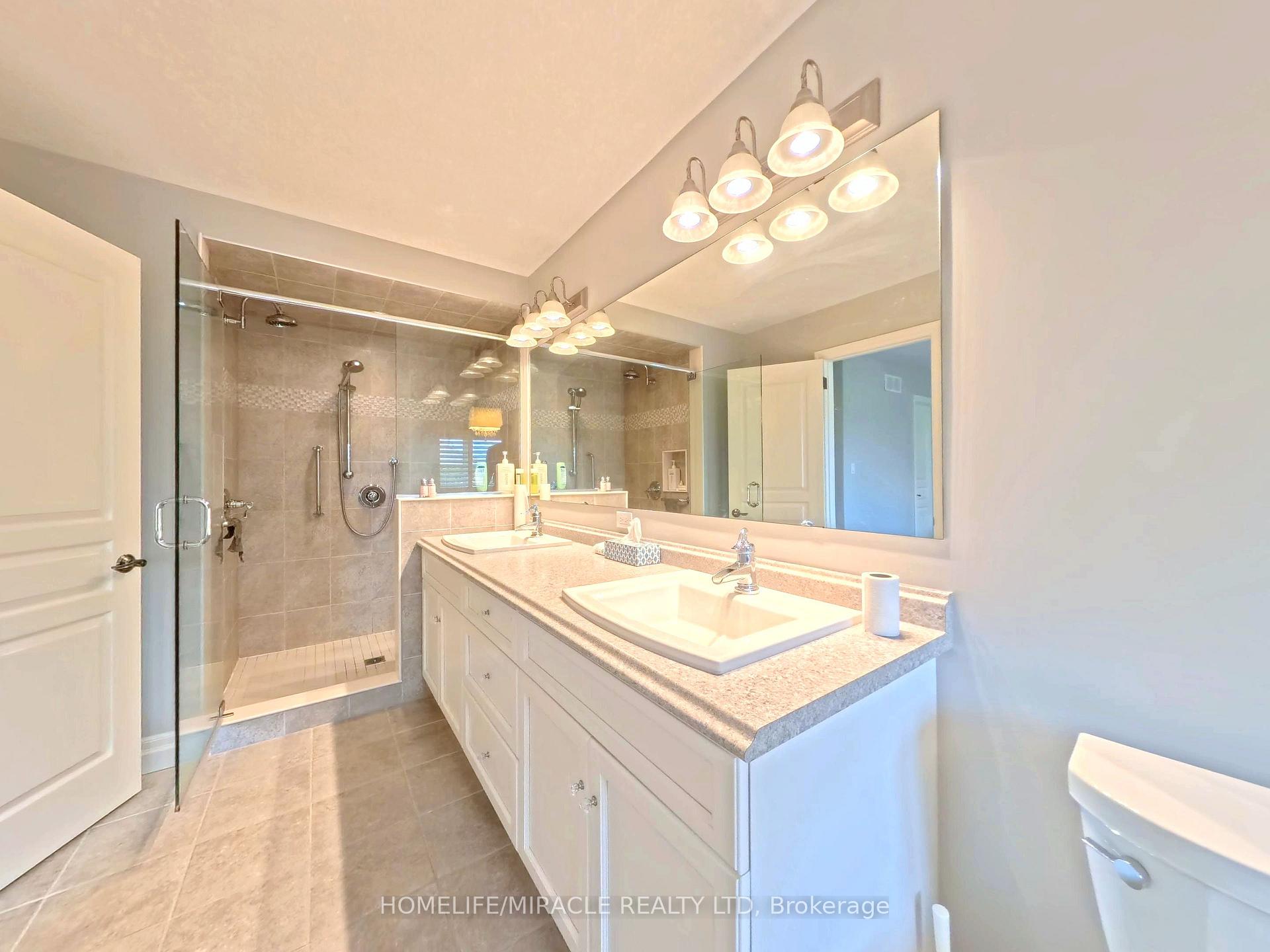 Photo 19 of 160 Oak Park Drive, Waterloo, Eastbridge — HOMEH