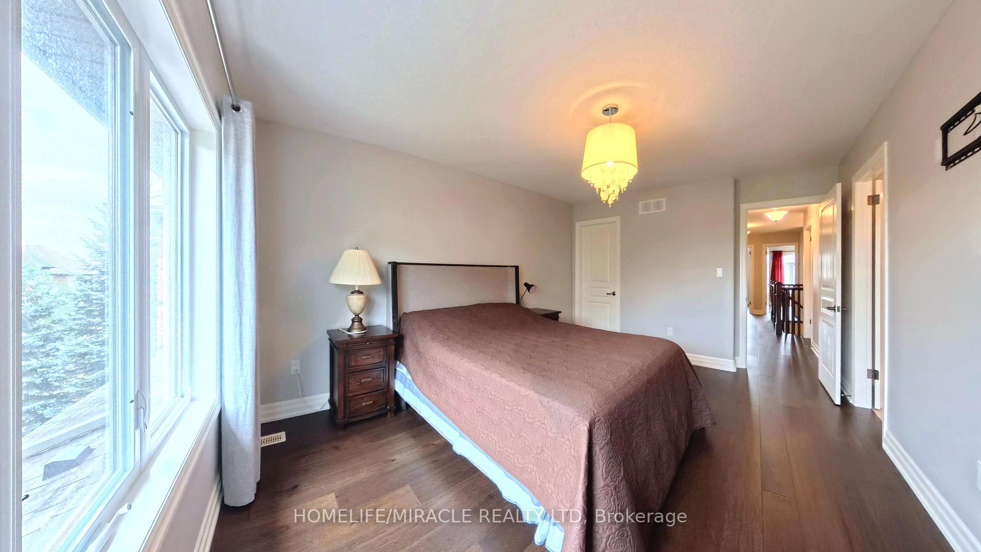Photo 27 of 160 Oak Park Drive, Waterloo, Eastbridge — HOMEH