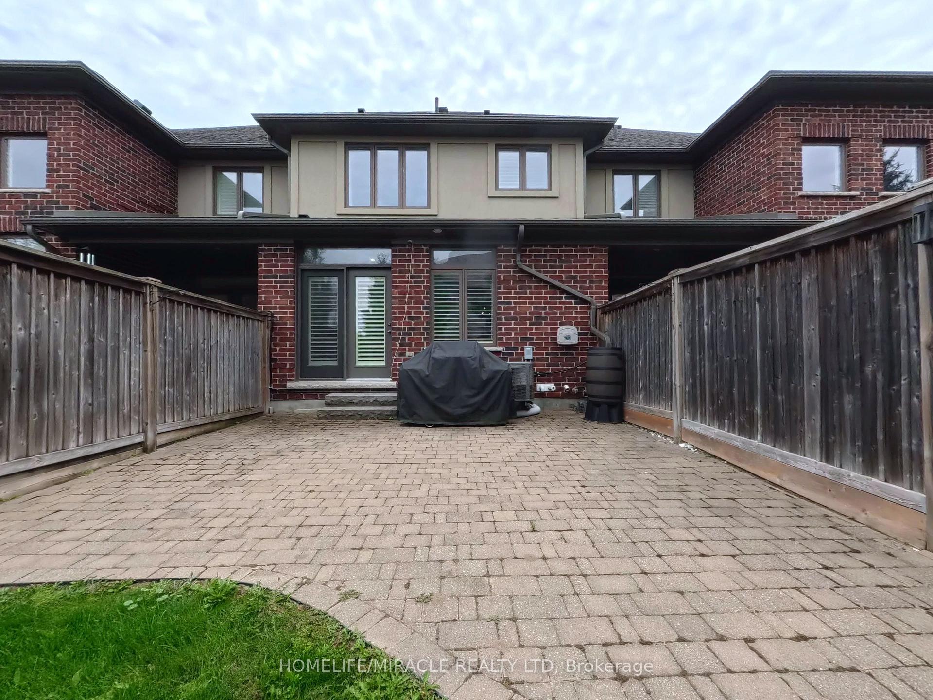 Photo 29 of 160 Oak Park Drive, Waterloo, Eastbridge — HOMEH