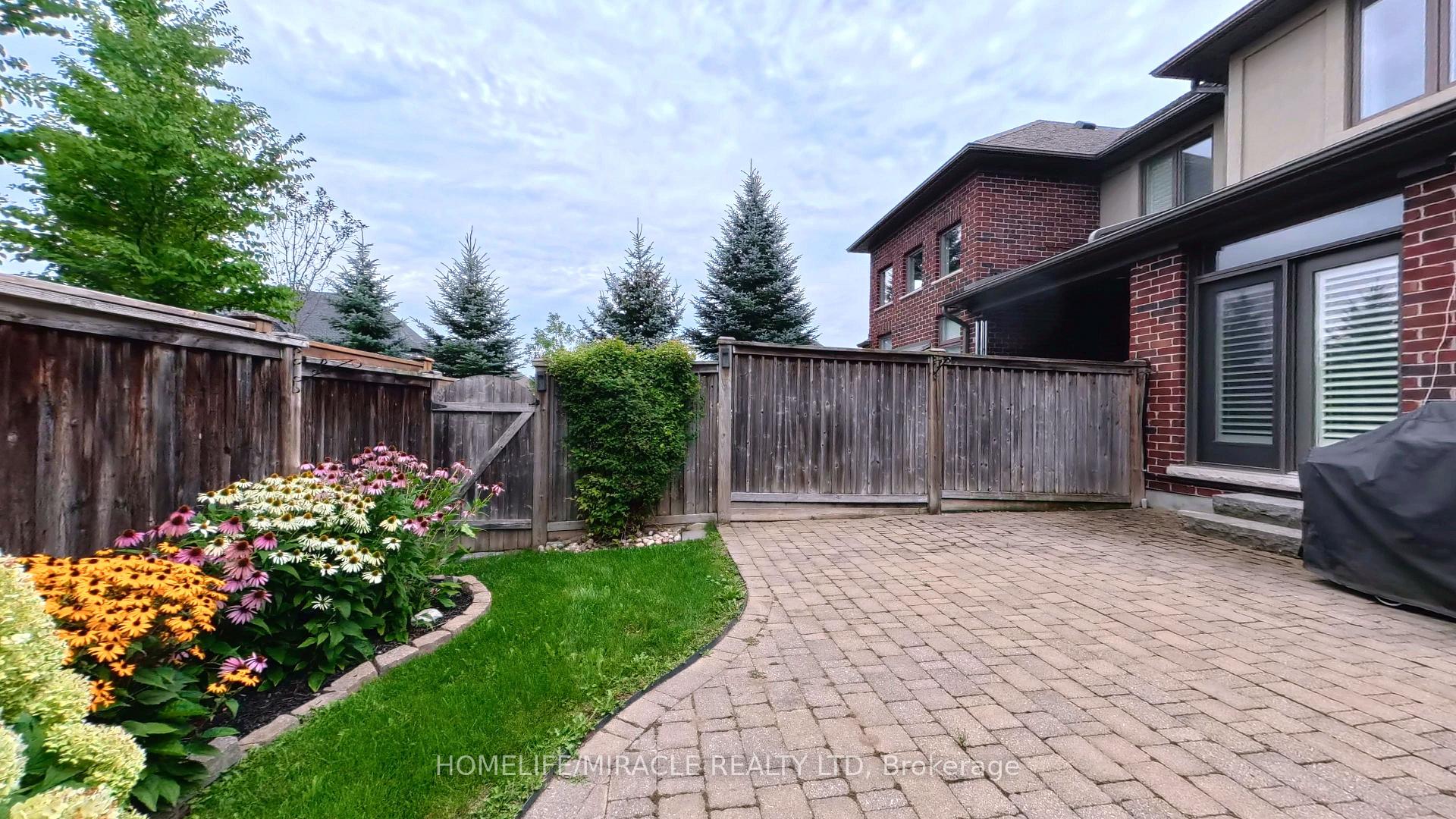 Photo 30 of 160 Oak Park Drive, Waterloo, Eastbridge — HOMEH