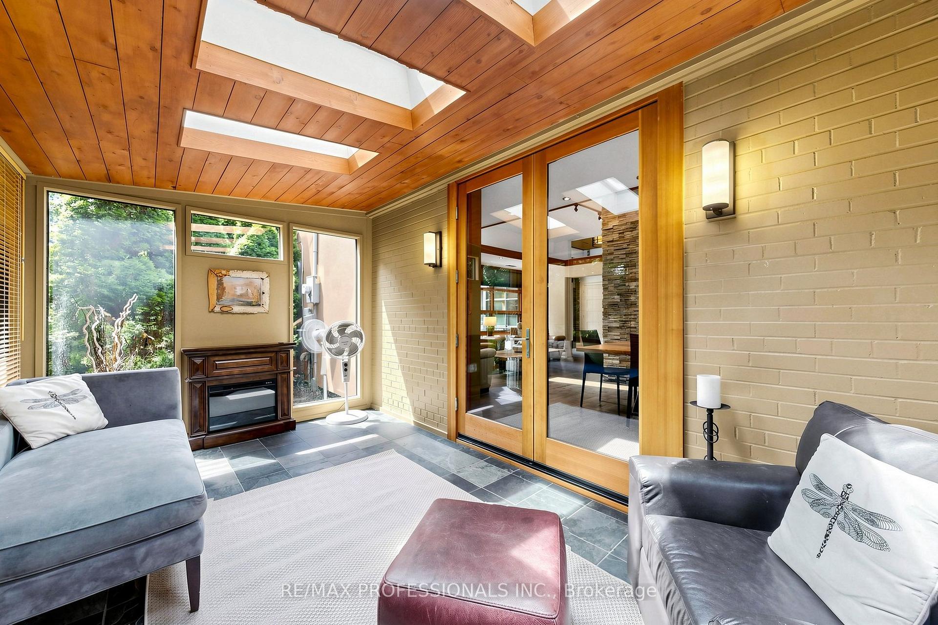 Photo 14 of 9 Annis Road, Scarborough, Scarborough Village — HOMEH