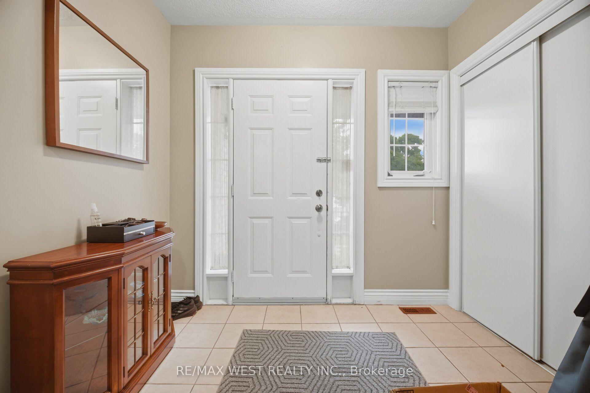 Photo 2 of Unit Upper, 6409 Torre Drive, Mississauga, East Credit — HOMEH