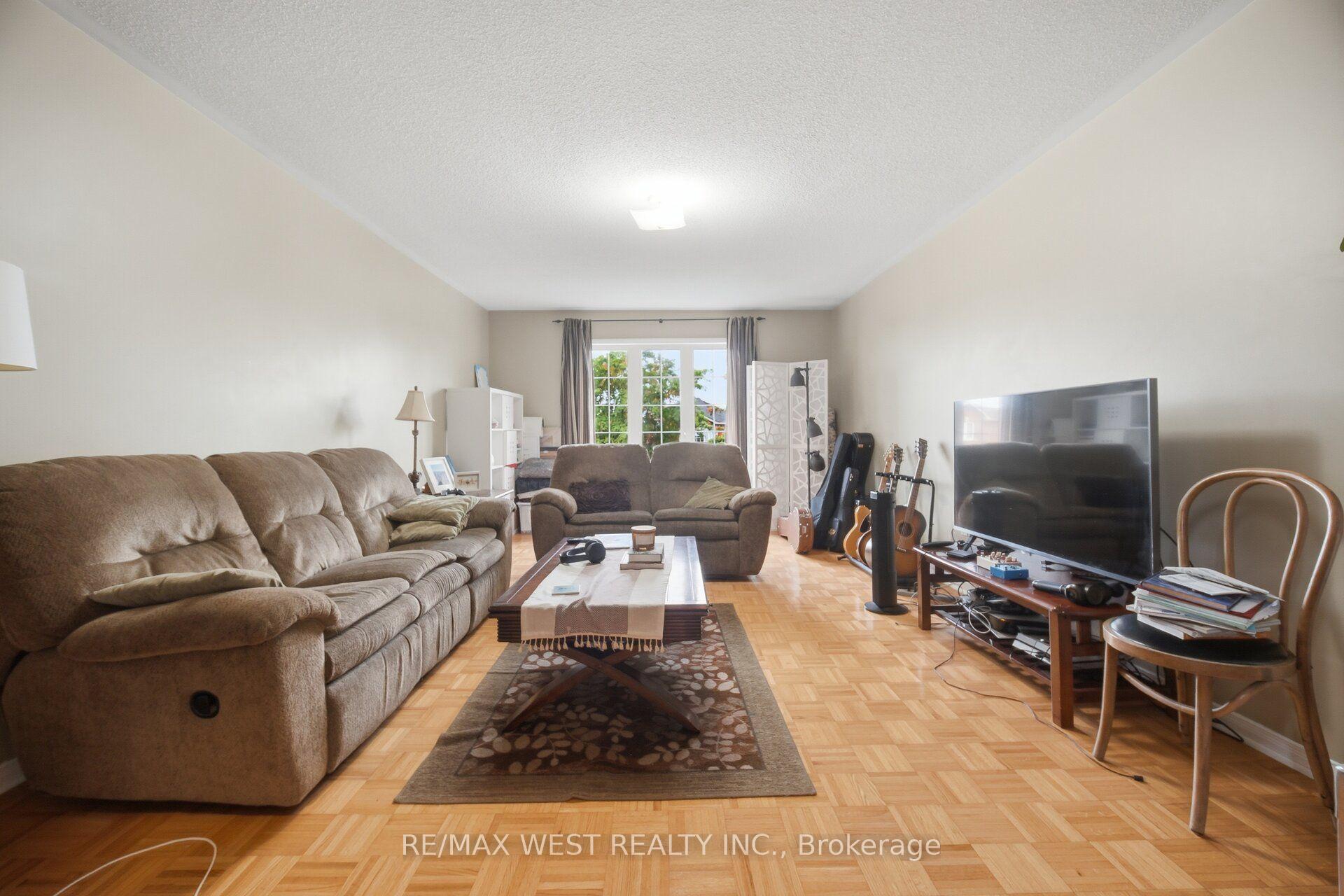 Photo 8 of Unit Upper, 6409 Torre Drive, Mississauga, East Credit — HOMEH