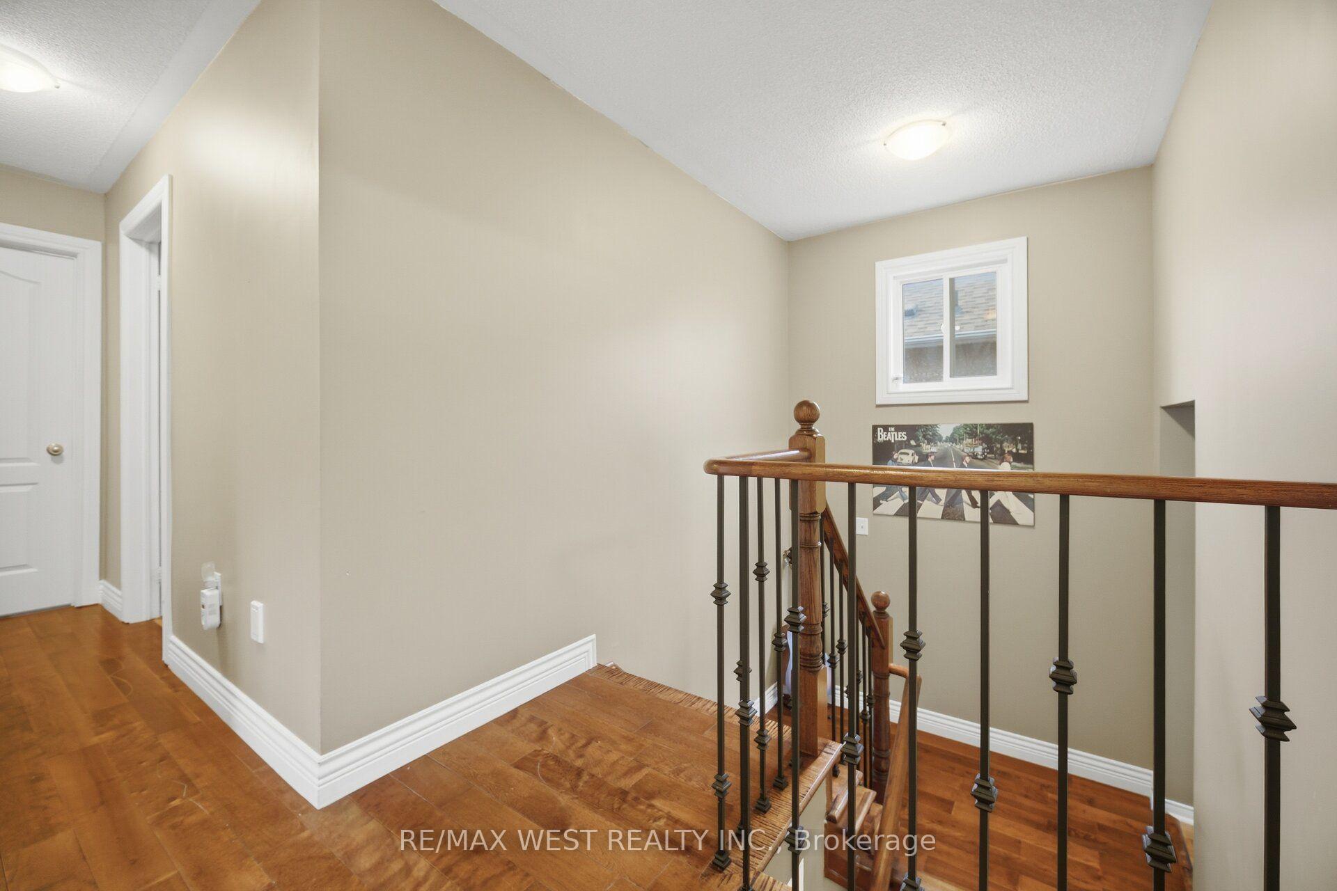 Photo 9 of Unit Upper, 6409 Torre Drive, Mississauga, East Credit — HOMEH