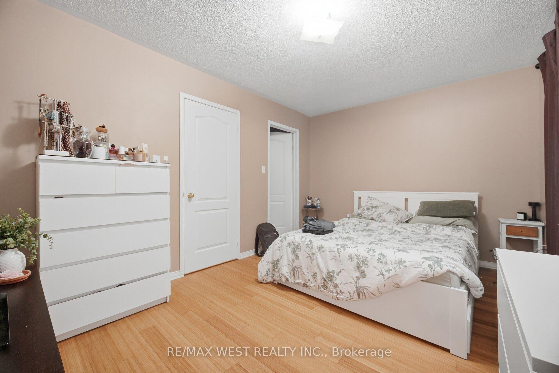 Photo 10 of Unit Upper, 6409 Torre Drive, Mississauga, East Credit — HOMEH