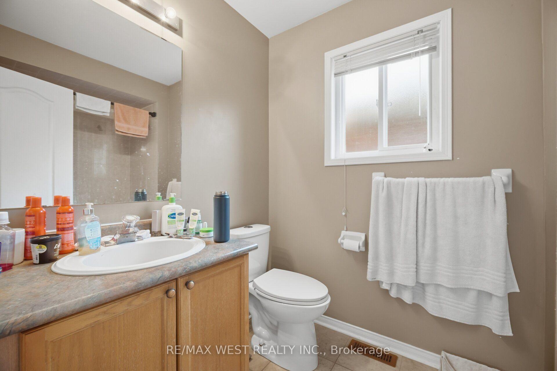 Photo 12 of Unit Upper, 6409 Torre Drive, Mississauga, East Credit — HOMEH