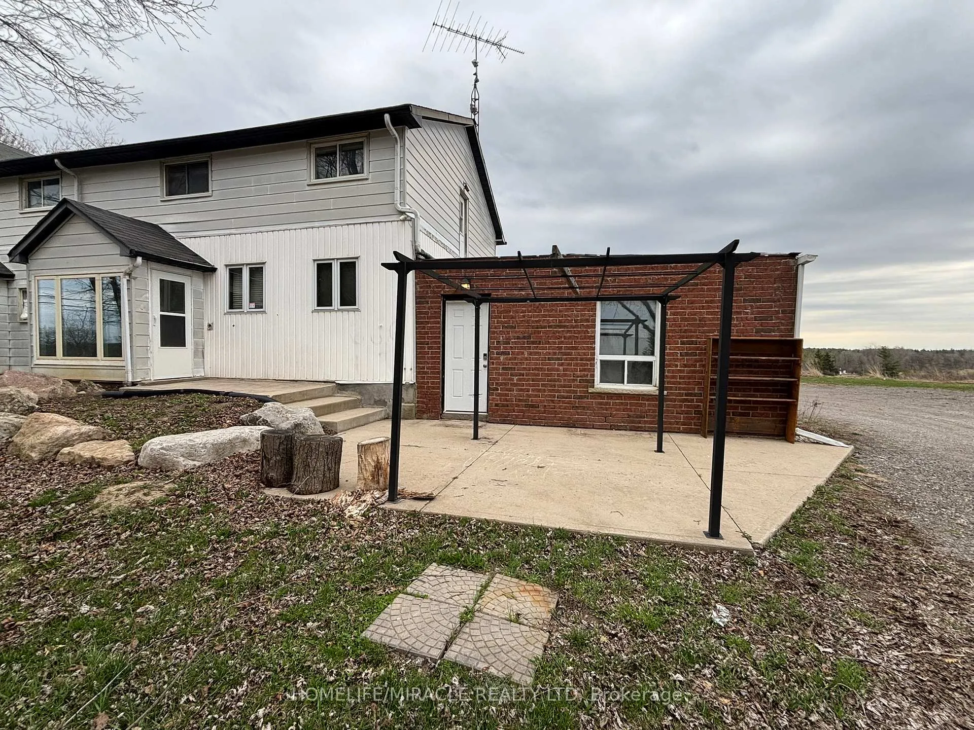 Photo 1 of Unit 5, 1381 Hwy 8, Cambridge — HOMEH