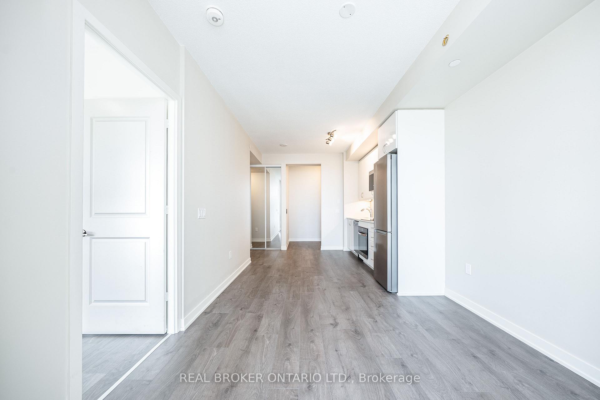 Photo 11 of Unit 1707, 38 Annie Craig Drive, Etobicoke, Mimico — HOMEH