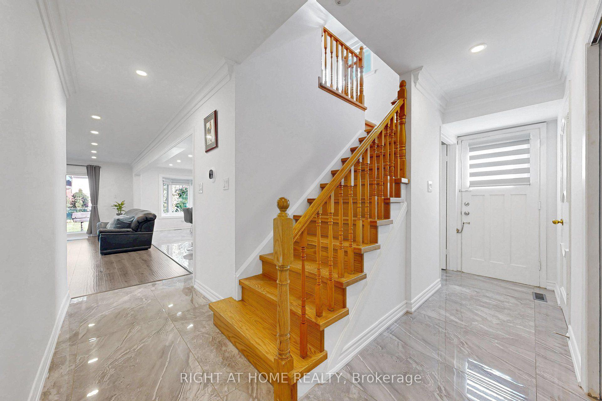 Photo 3 of 77 Pebblehill Square, Scarborough, Agincourt North — HOMEH